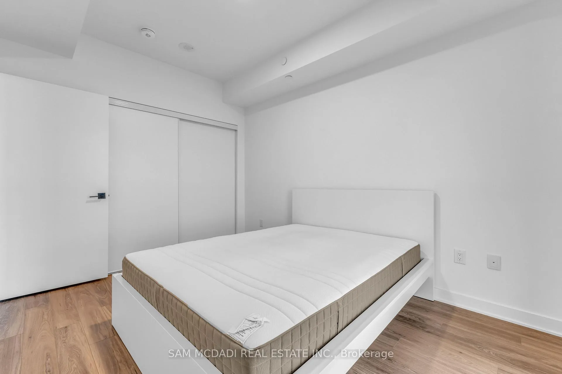 Photo 10 of Unit 708, 2782 Barton Street E, Hamilton, Riverdale — HOMEH
