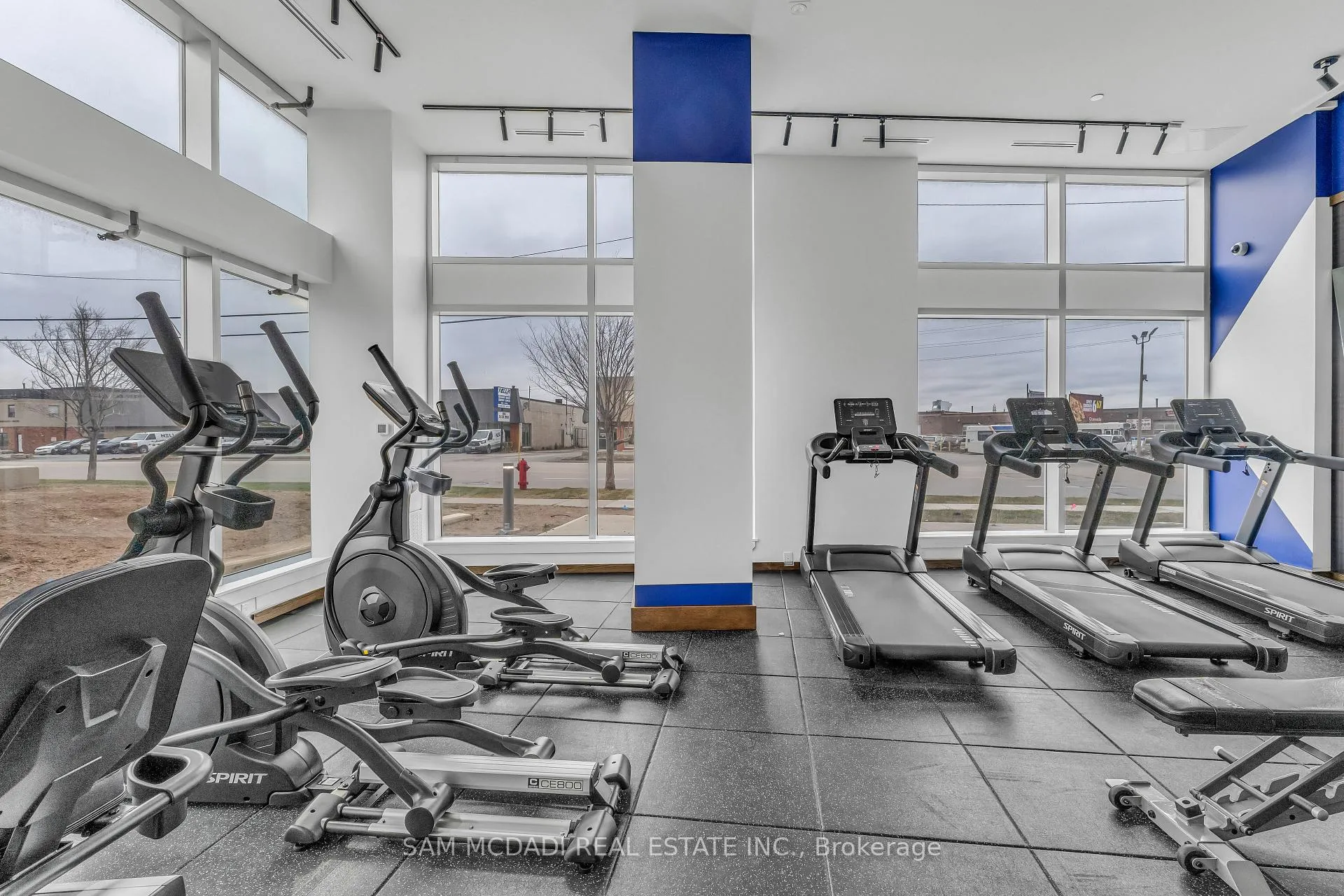 Photo 14 of Unit 708, 2782 Barton Street E, Hamilton, Riverdale — HOMEH