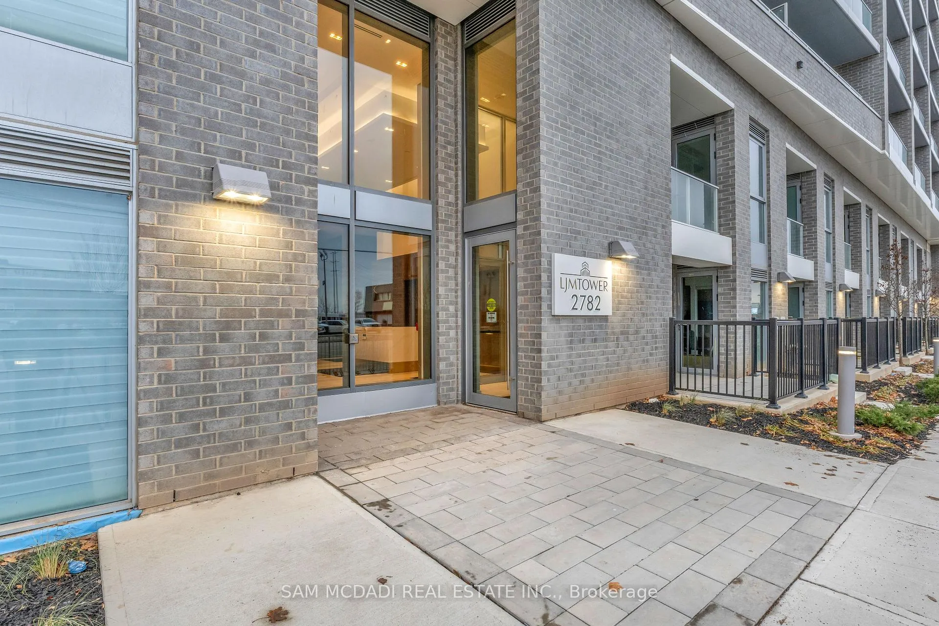 Photo 15 of Unit 708, 2782 Barton Street E, Hamilton, Riverdale — HOMEH