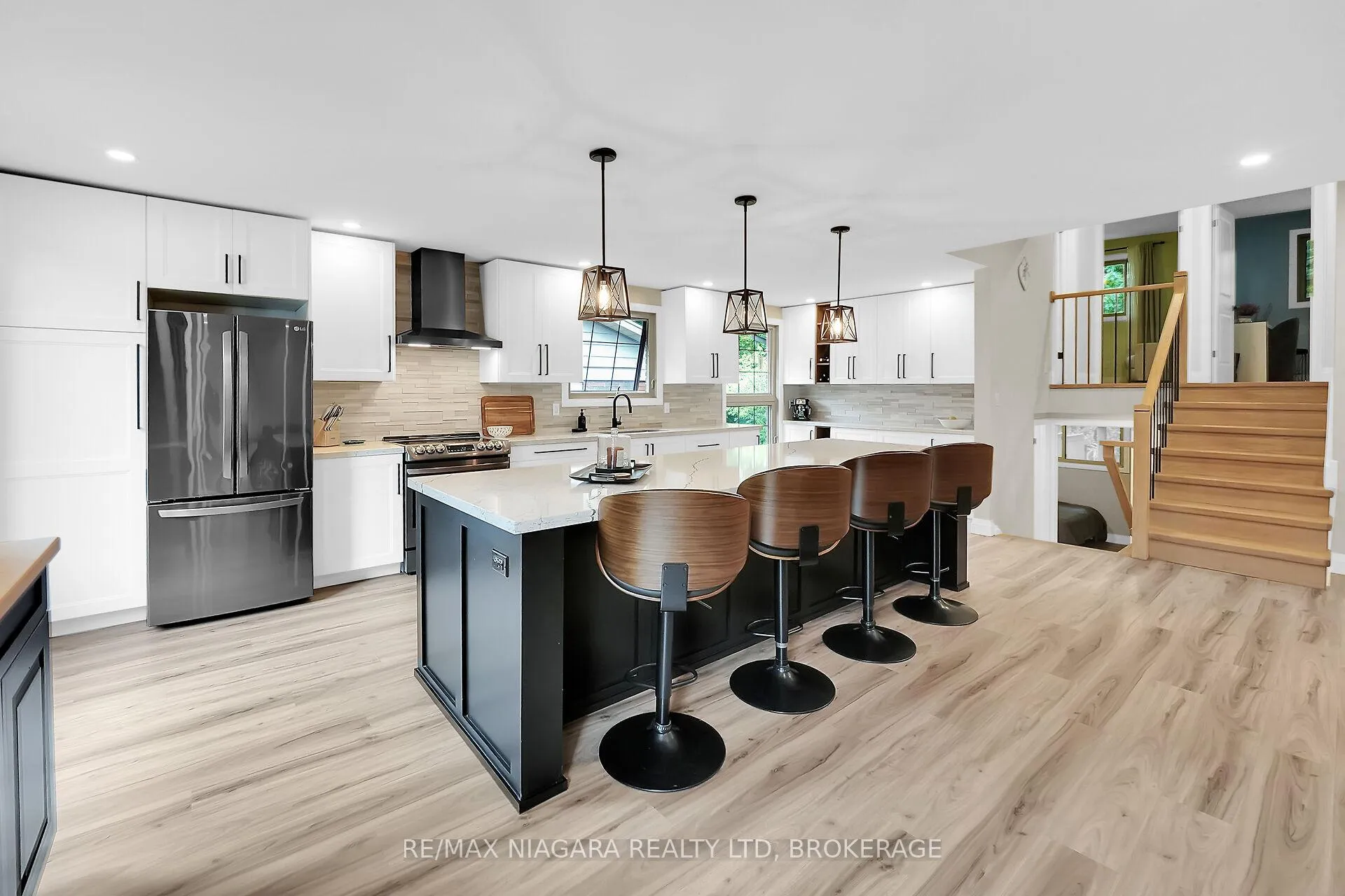 Photo 7 of 77 Alexandra Boulevard W, St. Catharines, Secord Woods — HOMEH