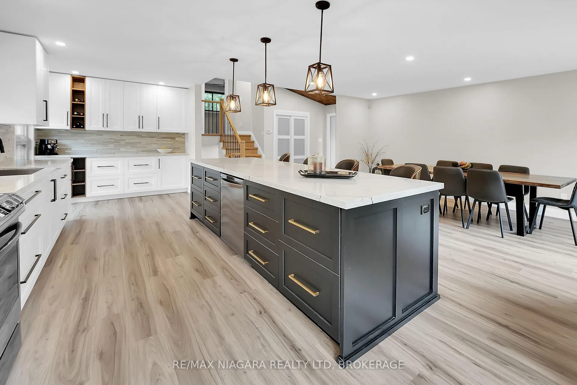 Photo 14 of 77 Alexandra Boulevard W, St. Catharines, Secord Woods — HOMEH