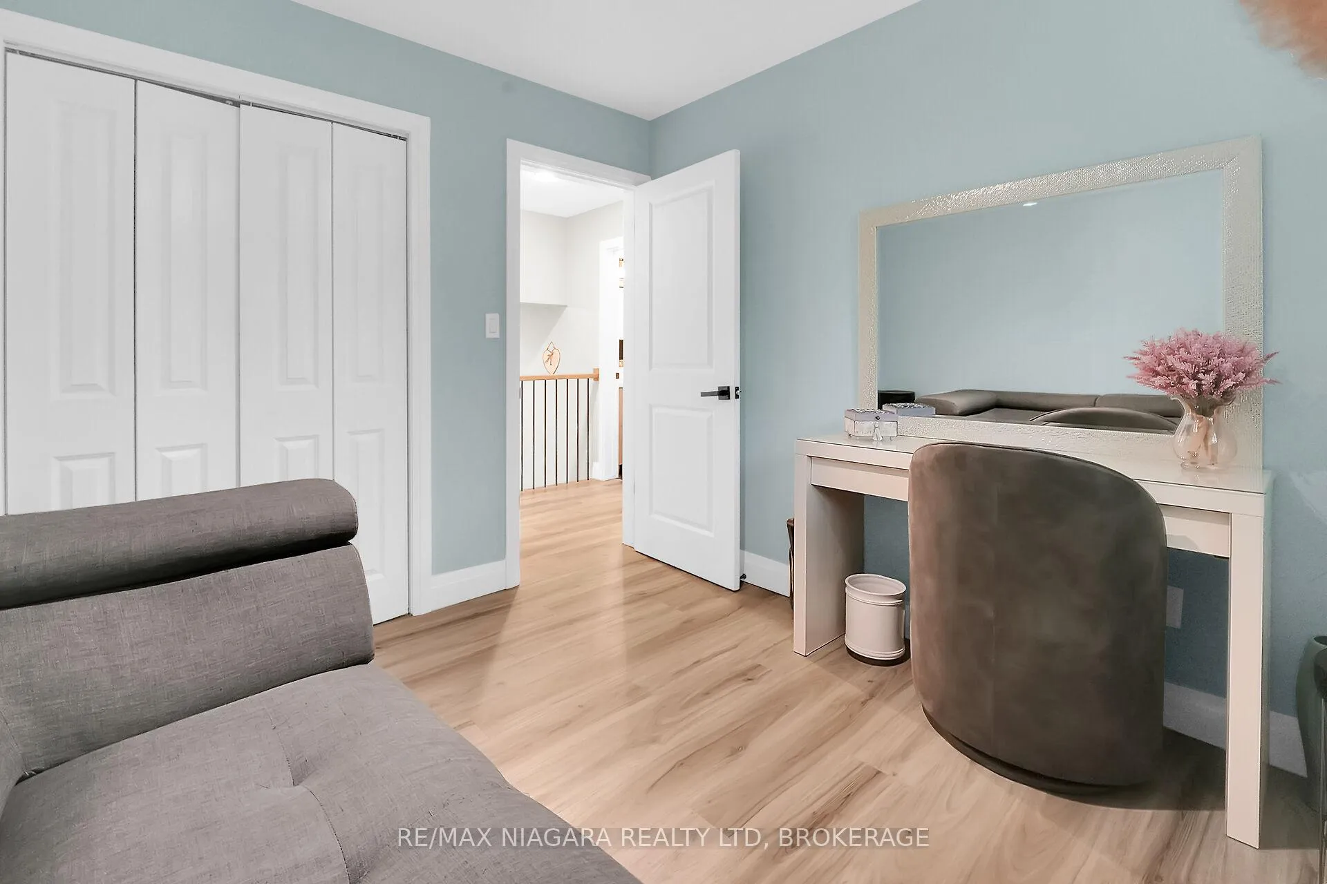 Photo 21 of 77 Alexandra Boulevard W, St. Catharines, Secord Woods — HOMEH