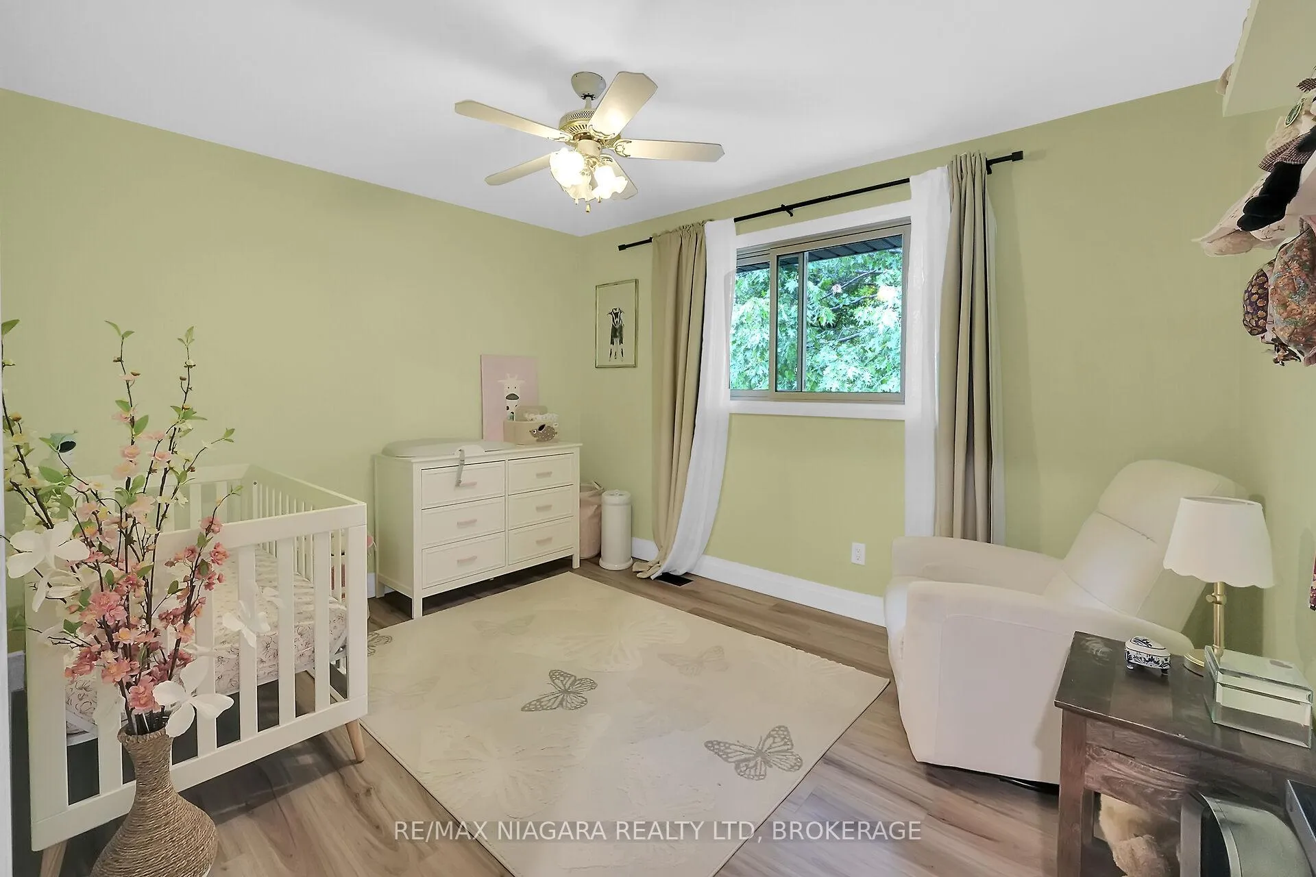 Photo 22 of 77 Alexandra Boulevard W, St. Catharines, Secord Woods — HOMEH