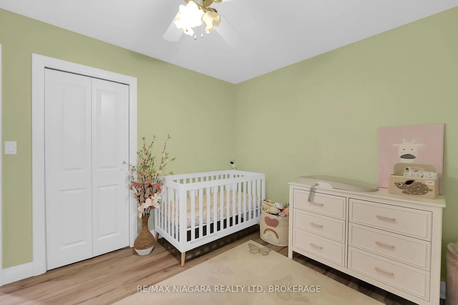 Photo 23 of 77 Alexandra Boulevard W, St. Catharines, Secord Woods — HOMEH
