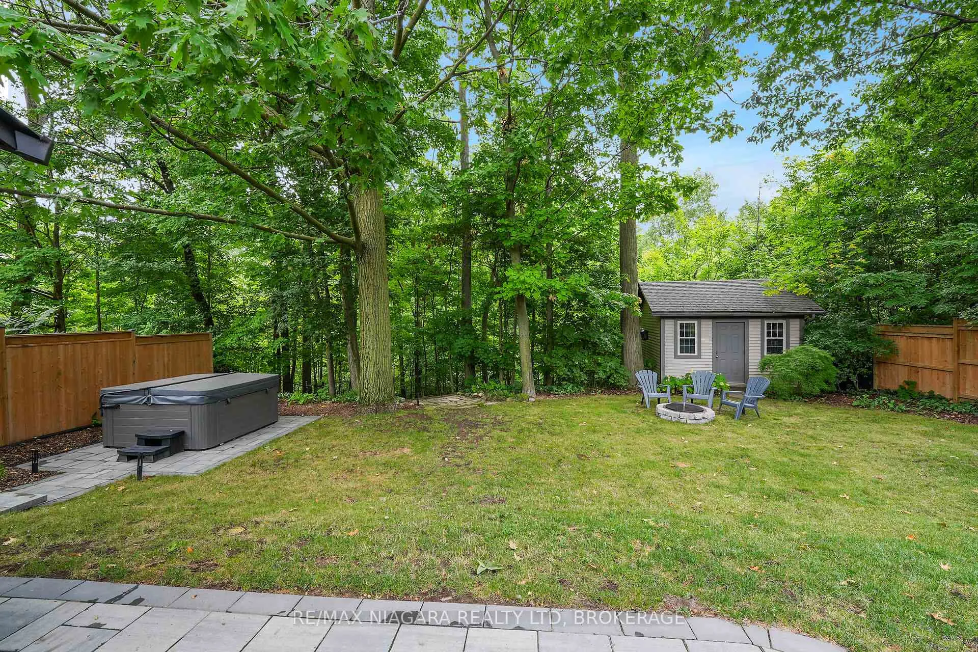 Photo 40 of 77 Alexandra Boulevard W, St. Catharines, Secord Woods — HOMEH