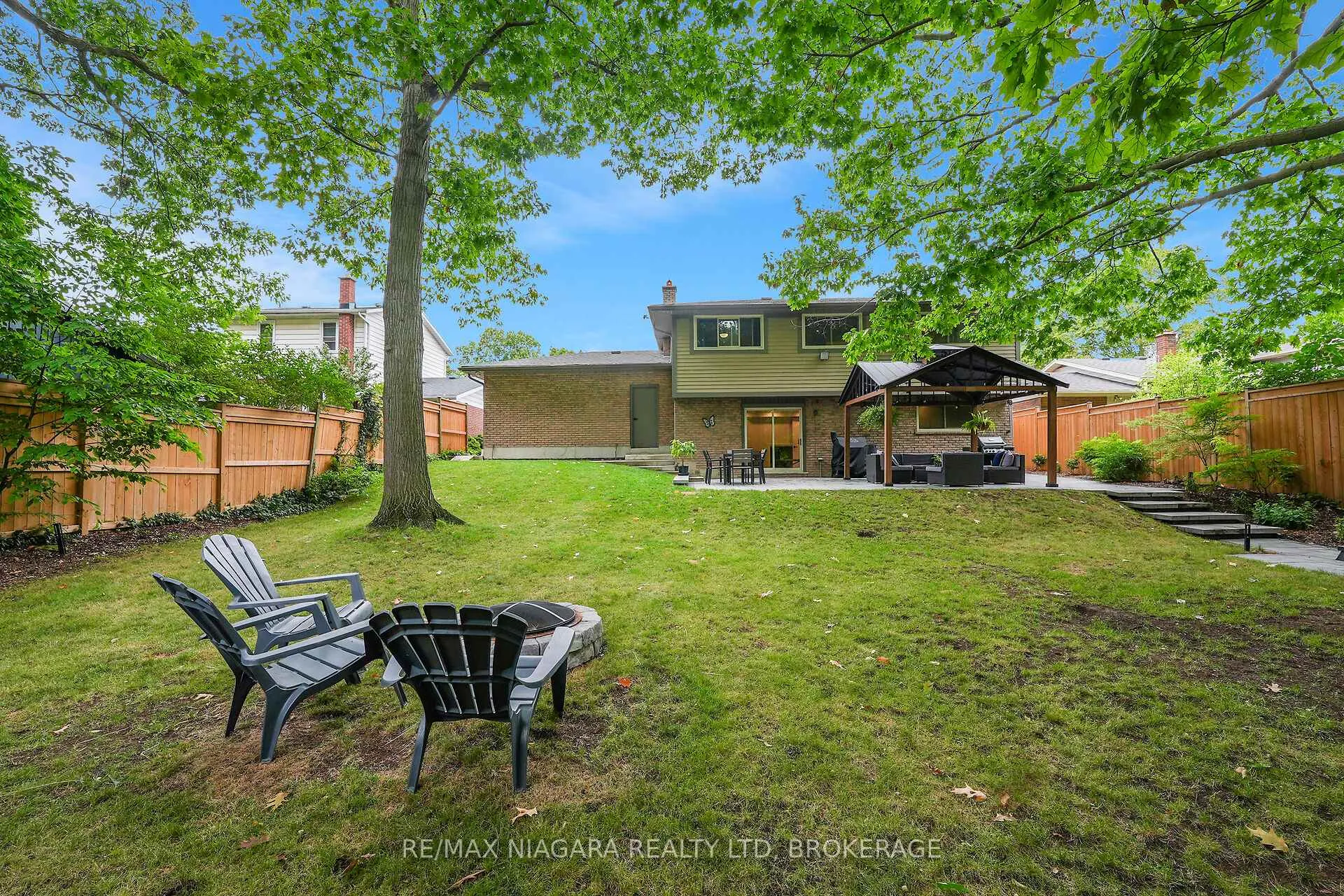Photo 43 of 77 Alexandra Boulevard W, St. Catharines, Secord Woods — HOMEH