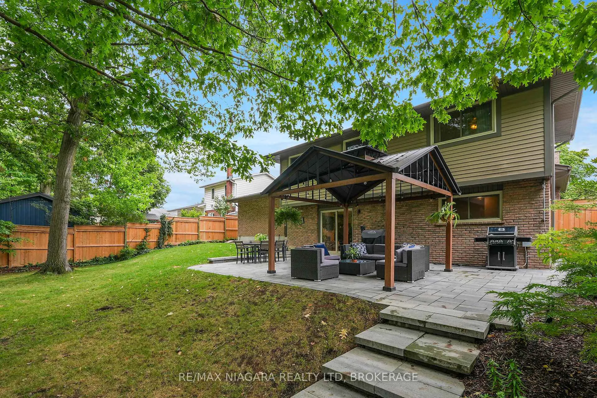 Photo 44 of 77 Alexandra Boulevard W, St. Catharines, Secord Woods — HOMEH