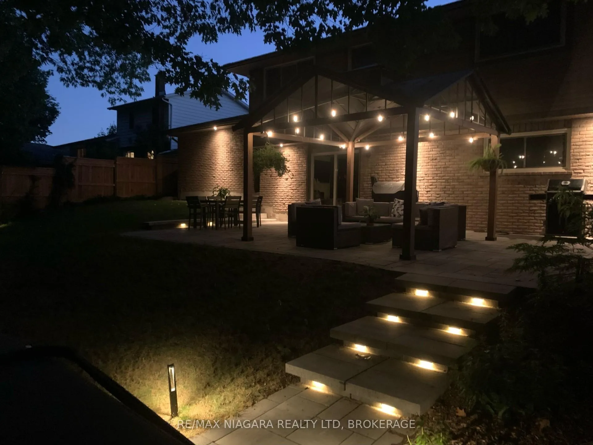 Photo 47 of 77 Alexandra Boulevard W, St. Catharines, Secord Woods — HOMEH