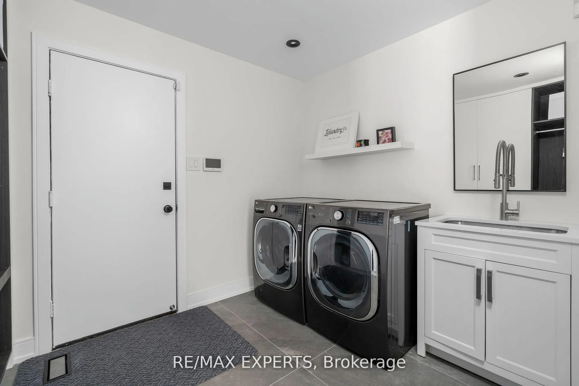 Photo 8 of 21 McCutcheon Avenue, King, Nobleton — HOMEH