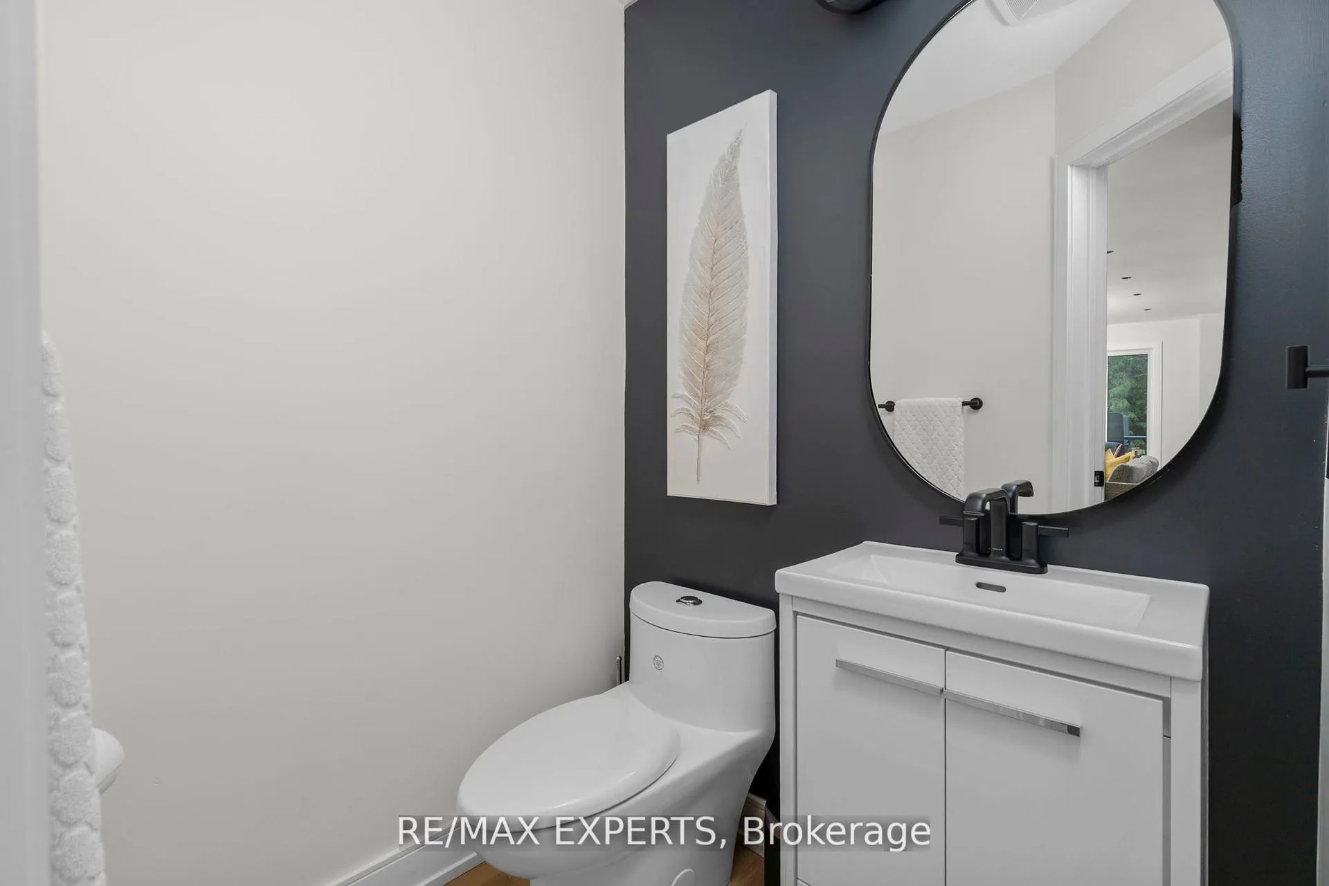 Photo 9 of 21 McCutcheon Avenue, King, Nobleton — HOMEH