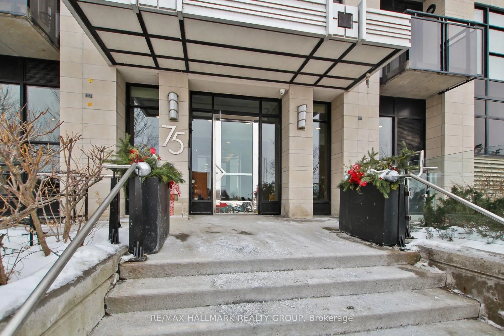 Photo 2 of Unit 402, 75 Cleary Avenue, Ottawa, Woodroffe — HOMEH