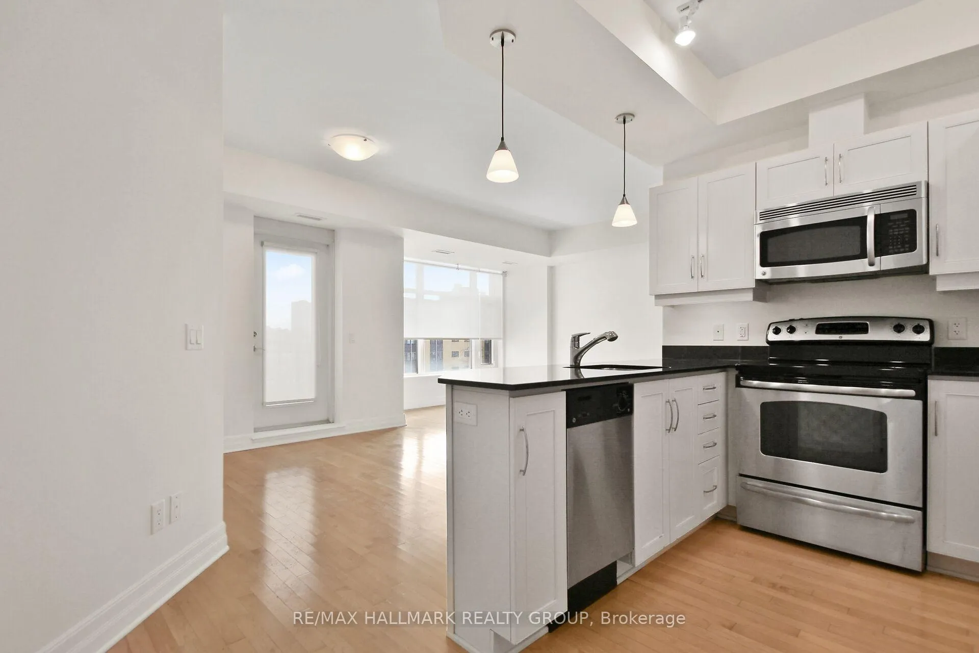 Photo 6 of Unit 402, 75 Cleary Avenue, Ottawa, Woodroffe — HOMEH