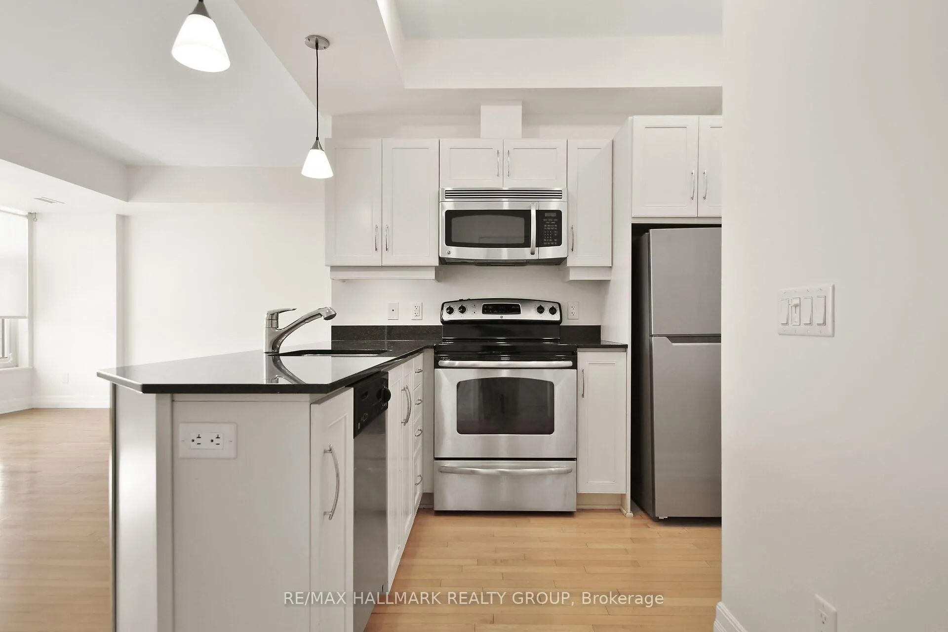 Photo 7 of Unit 402, 75 Cleary Avenue, Ottawa, Woodroffe — HOMEH