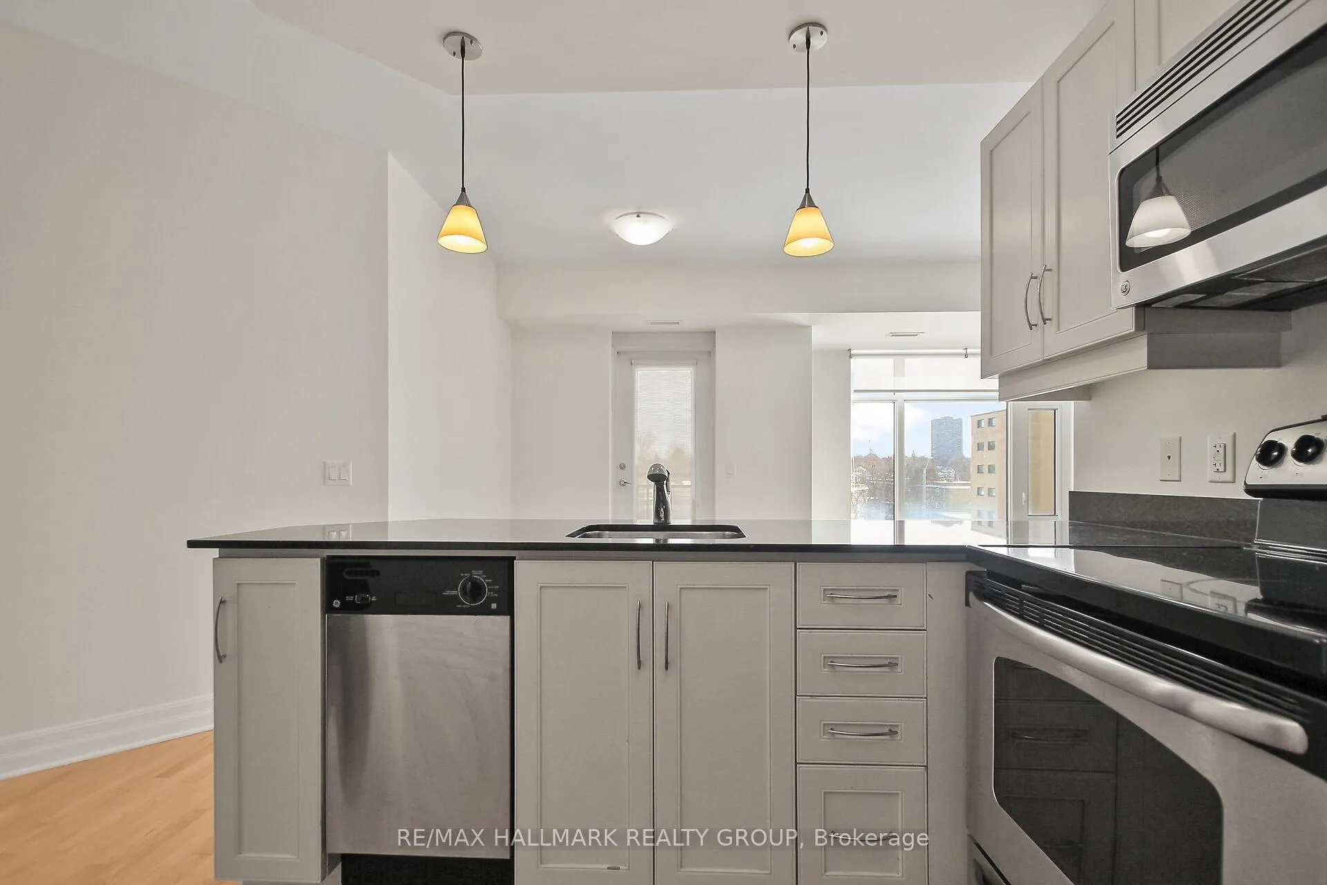 Photo 11 of Unit 402, 75 Cleary Avenue, Ottawa, Woodroffe — HOMEH