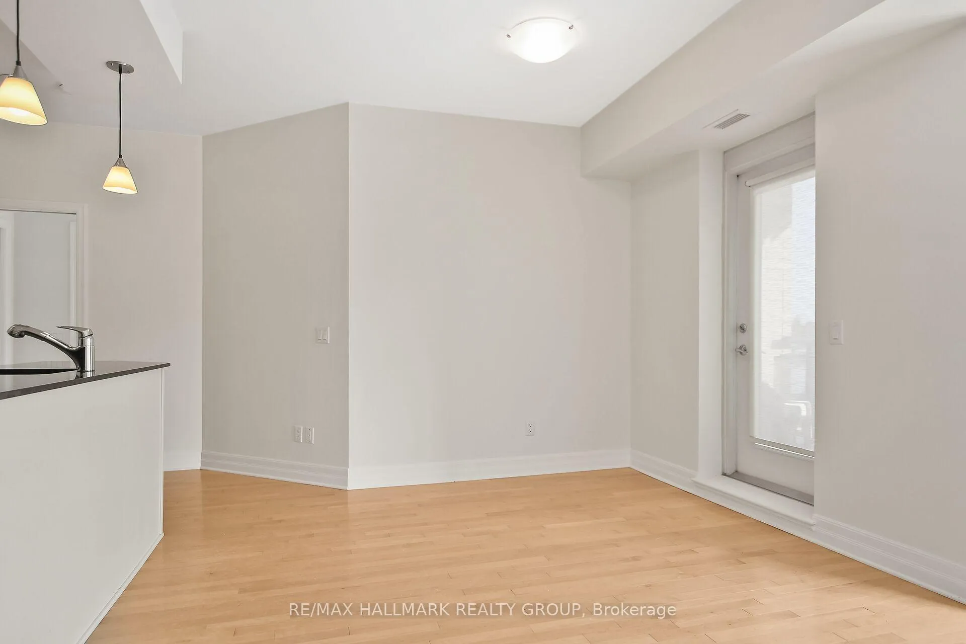 Photo 14 of Unit 402, 75 Cleary Avenue, Ottawa, Woodroffe — HOMEH