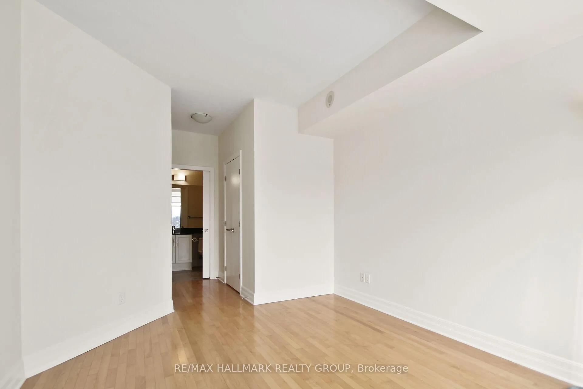 Photo 31 of Unit 402, 75 Cleary Avenue, Ottawa, Woodroffe — HOMEH