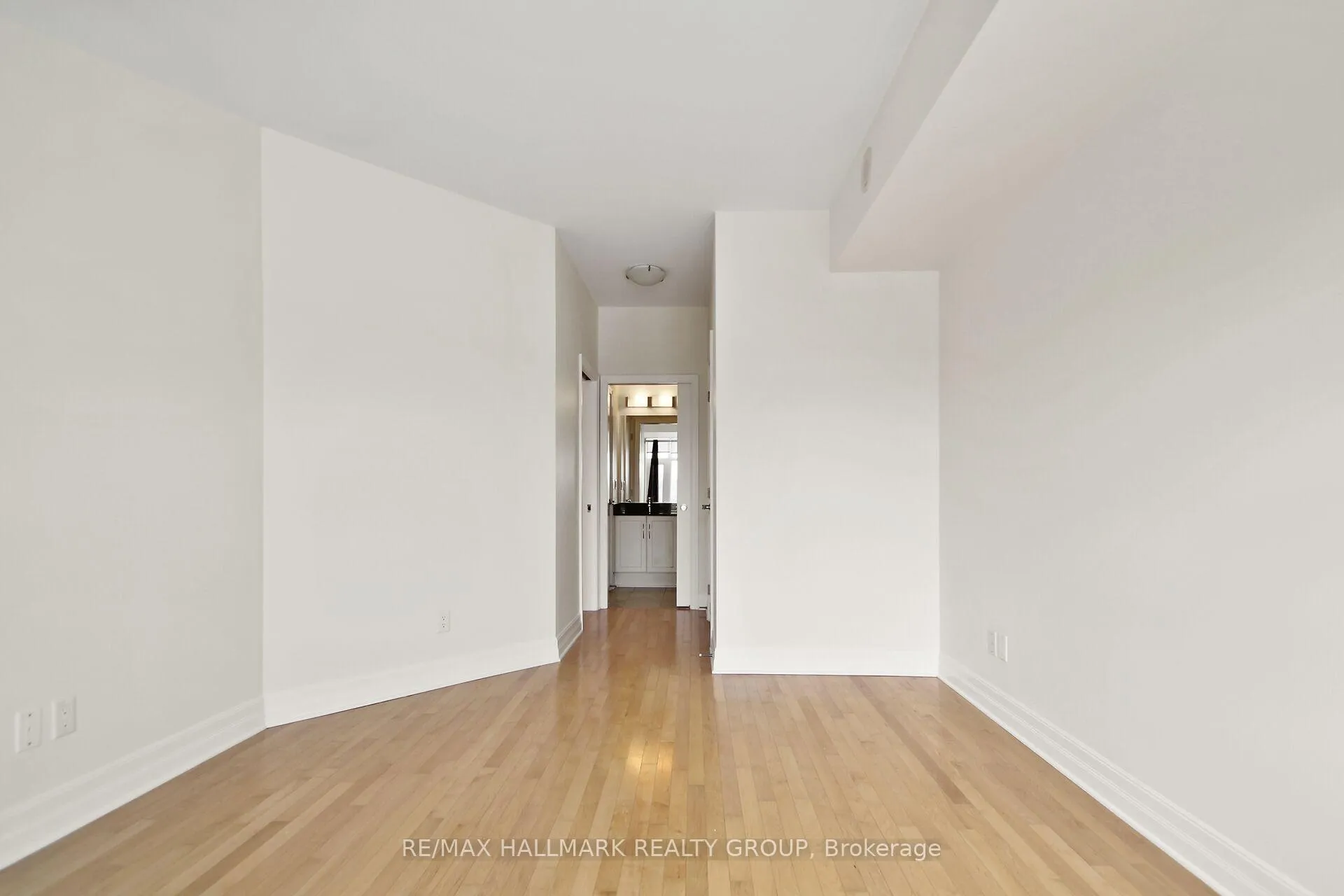 Photo 32 of Unit 402, 75 Cleary Avenue, Ottawa, Woodroffe — HOMEH