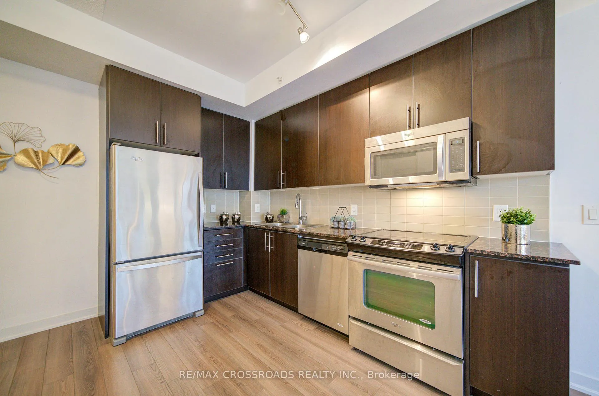 Photo 6 of Unit 1301, 60 Berwick Avenue, Toronto, Yonge-Eglinton — HOMEH