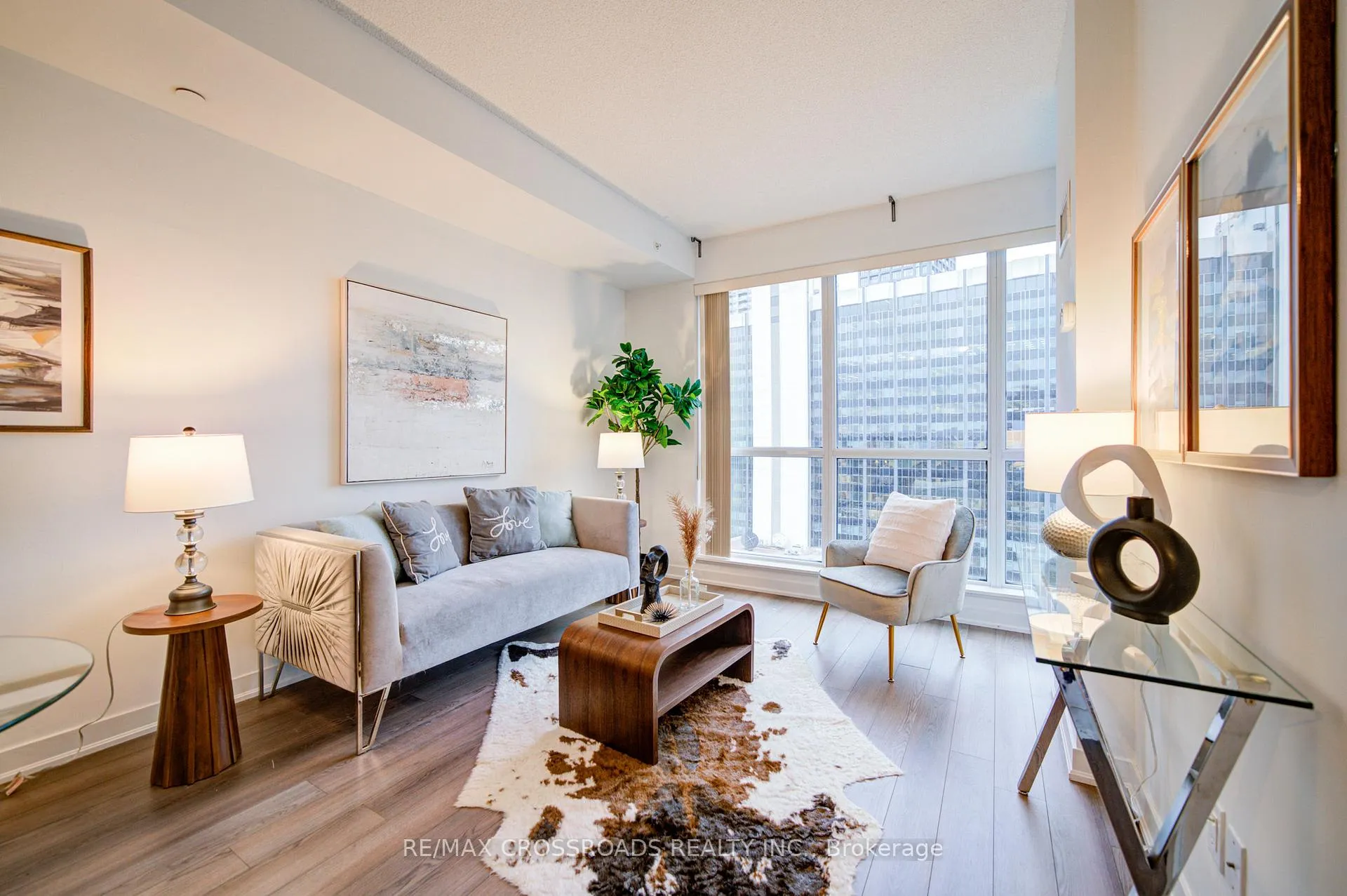 Photo 10 of Unit 1301, 60 Berwick Avenue, Toronto, Yonge-Eglinton — HOMEH