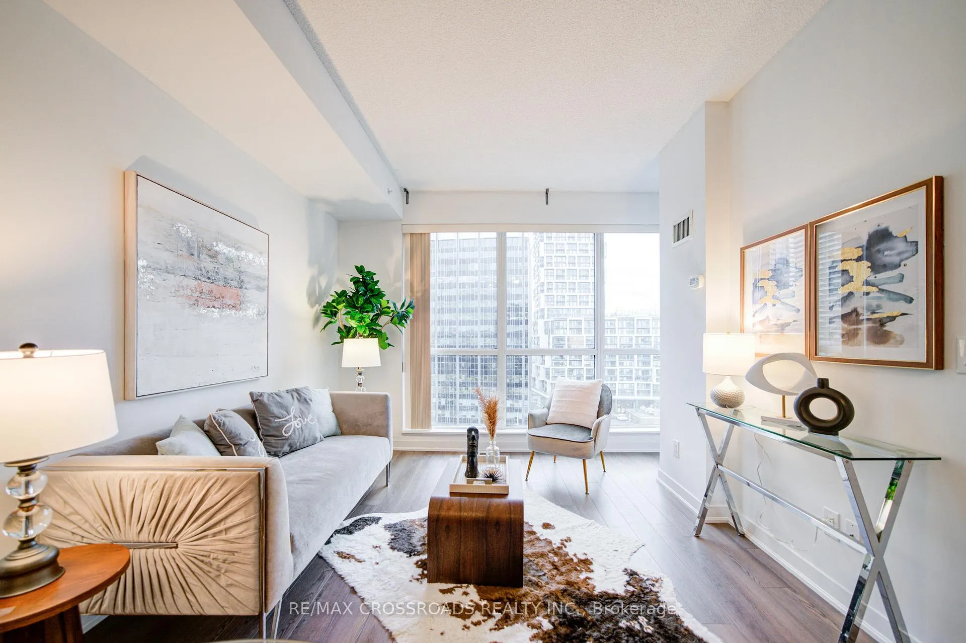Photo 11 of Unit 1301, 60 Berwick Avenue, Toronto, Yonge-Eglinton — HOMEH