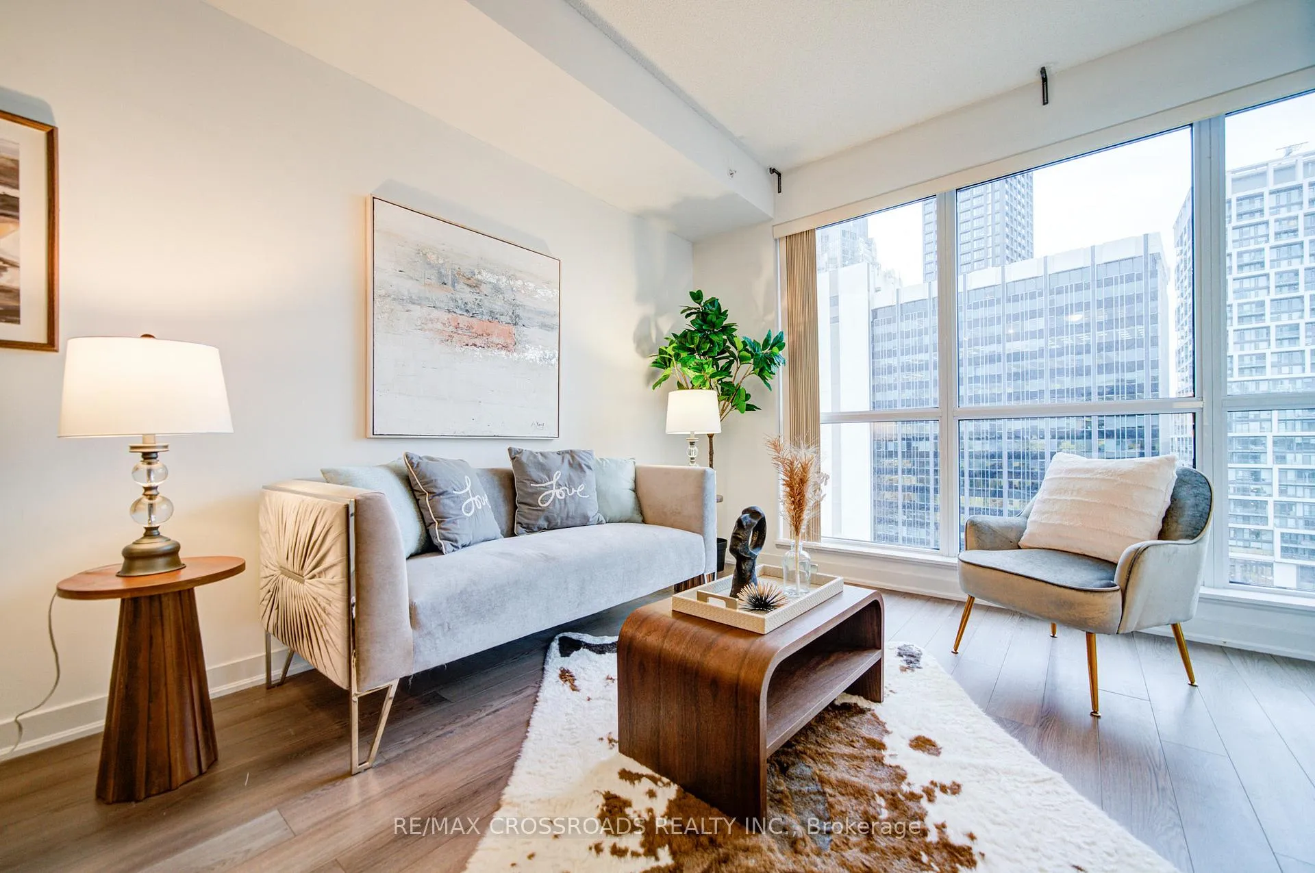 Photo 12 of Unit 1301, 60 Berwick Avenue, Toronto, Yonge-Eglinton — HOMEH