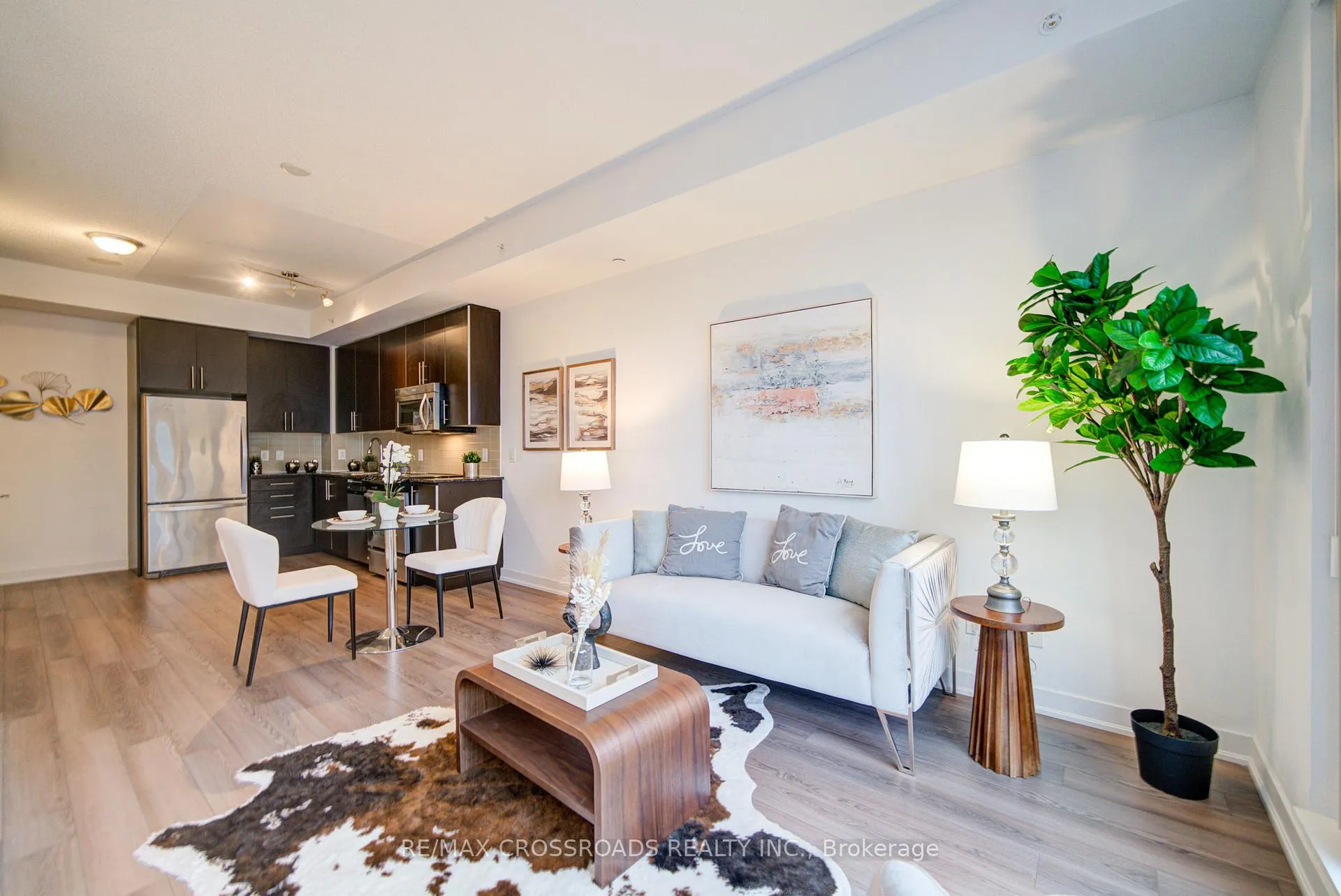 Photo 16 of Unit 1301, 60 Berwick Avenue, Toronto, Yonge-Eglinton — HOMEH