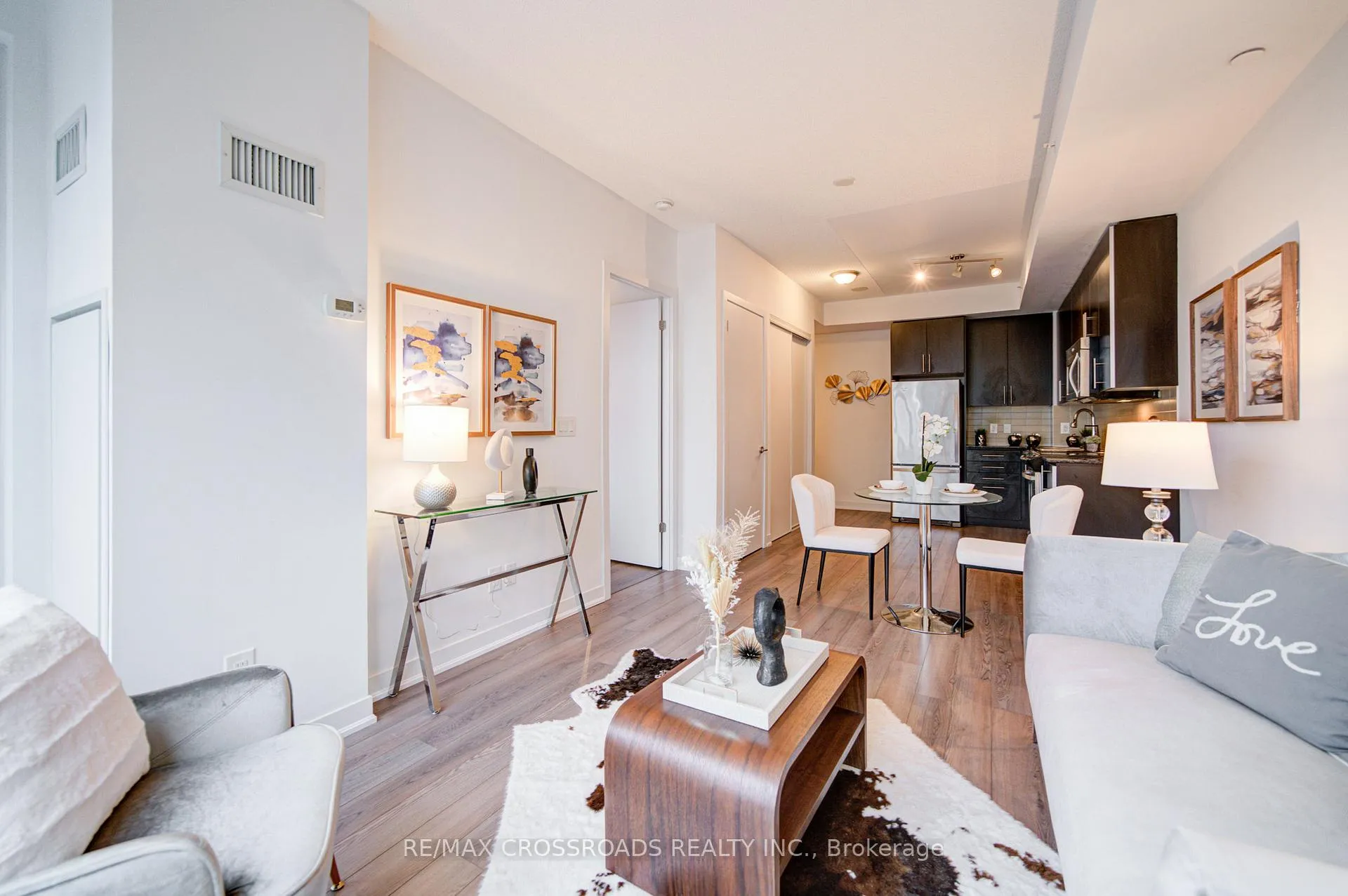 Photo 17 of Unit 1301, 60 Berwick Avenue, Toronto, Yonge-Eglinton — HOMEH
