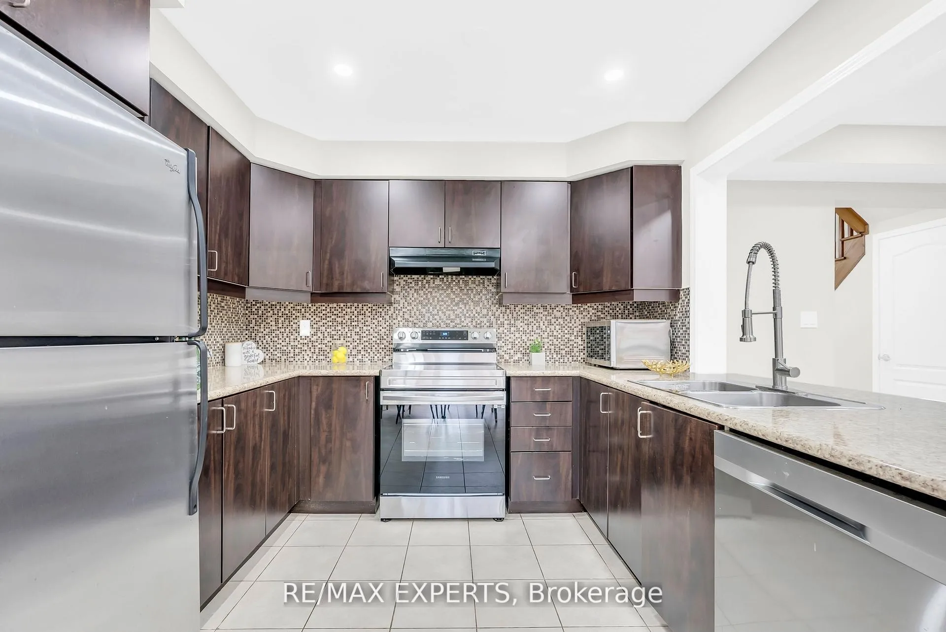 Photo 14 of 1544 Gainer Crescent, Milton, Clarke — HOMEH