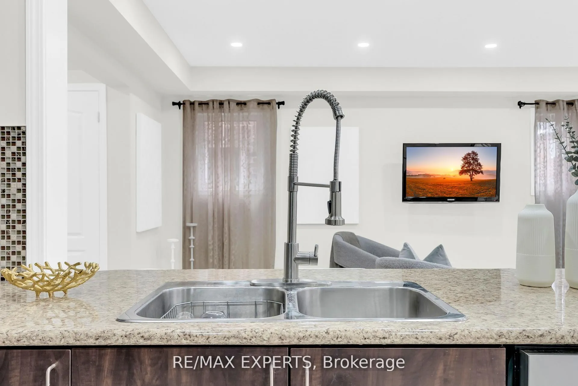 Photo 15 of 1544 Gainer Crescent, Milton, Clarke — HOMEH