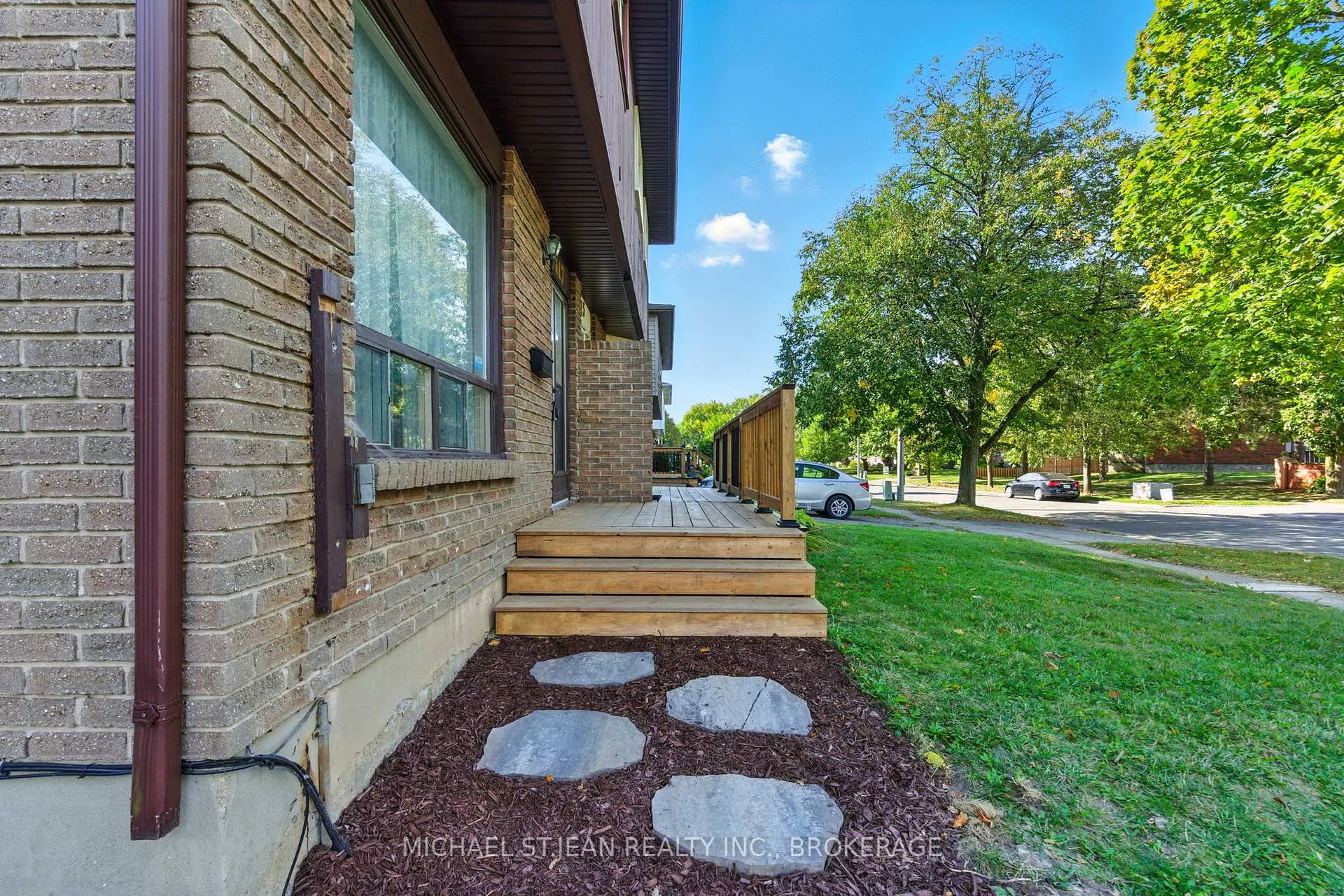 Photo 7 of 117 Silvan Drive, Welland, N. Welland — HOMEH