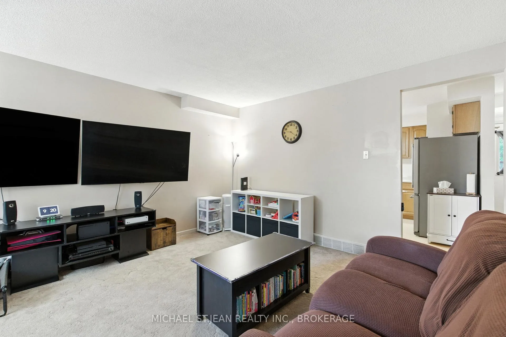 Photo 10 of 117 Silvan Drive, Welland, N. Welland — HOMEH