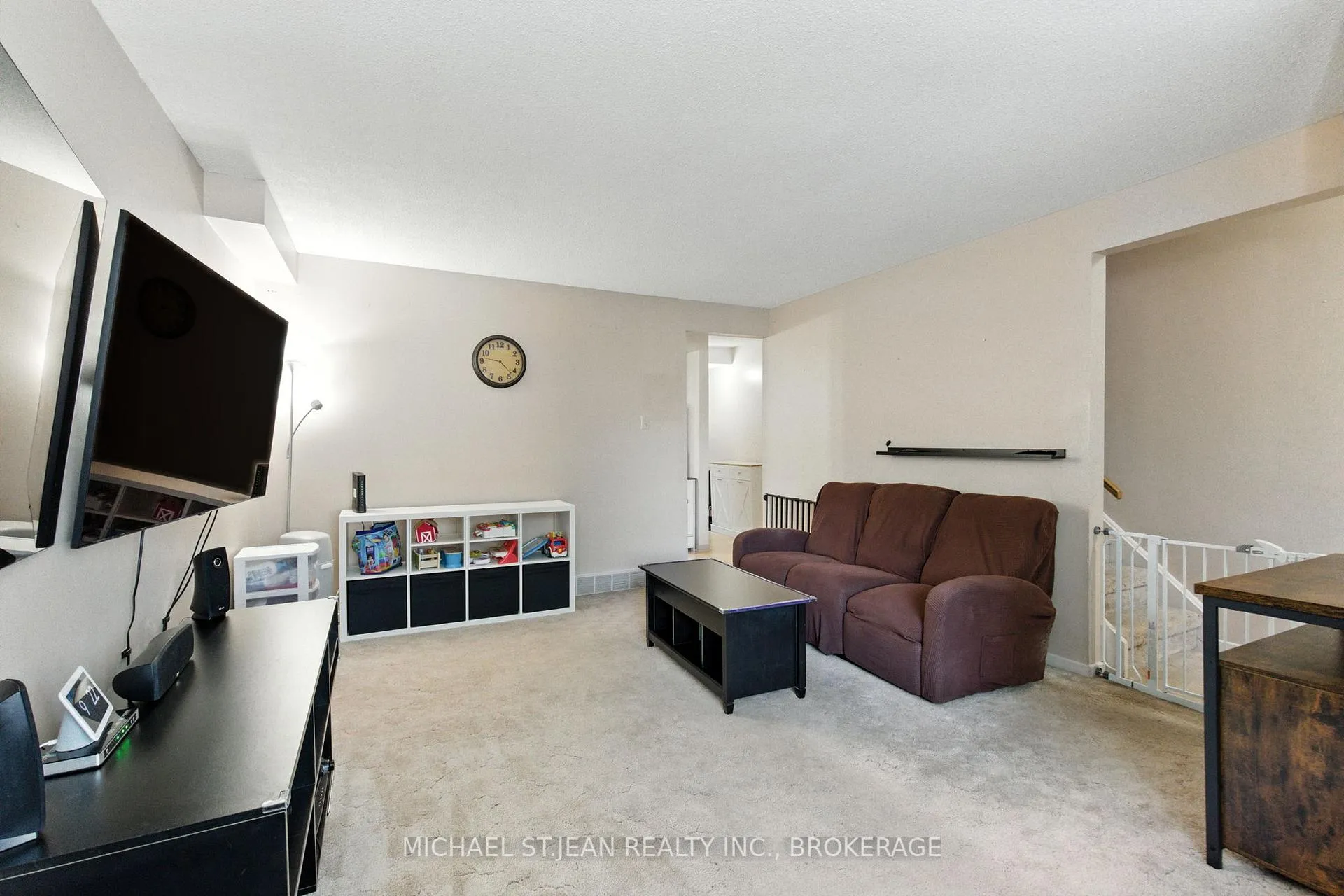 Photo 12 of 117 Silvan Drive, Welland, N. Welland — HOMEH