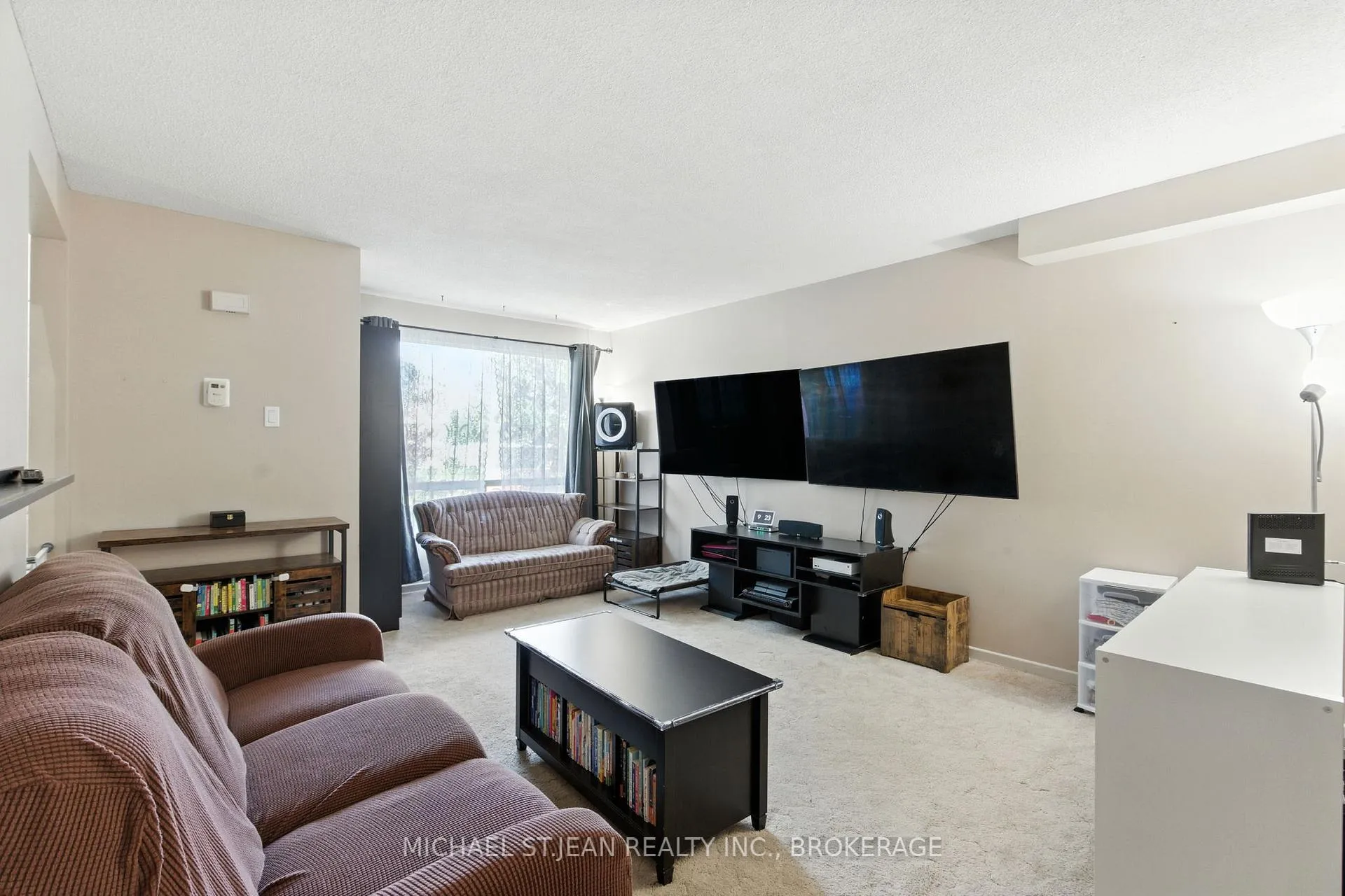 Photo 13 of 117 Silvan Drive, Welland, N. Welland — HOMEH