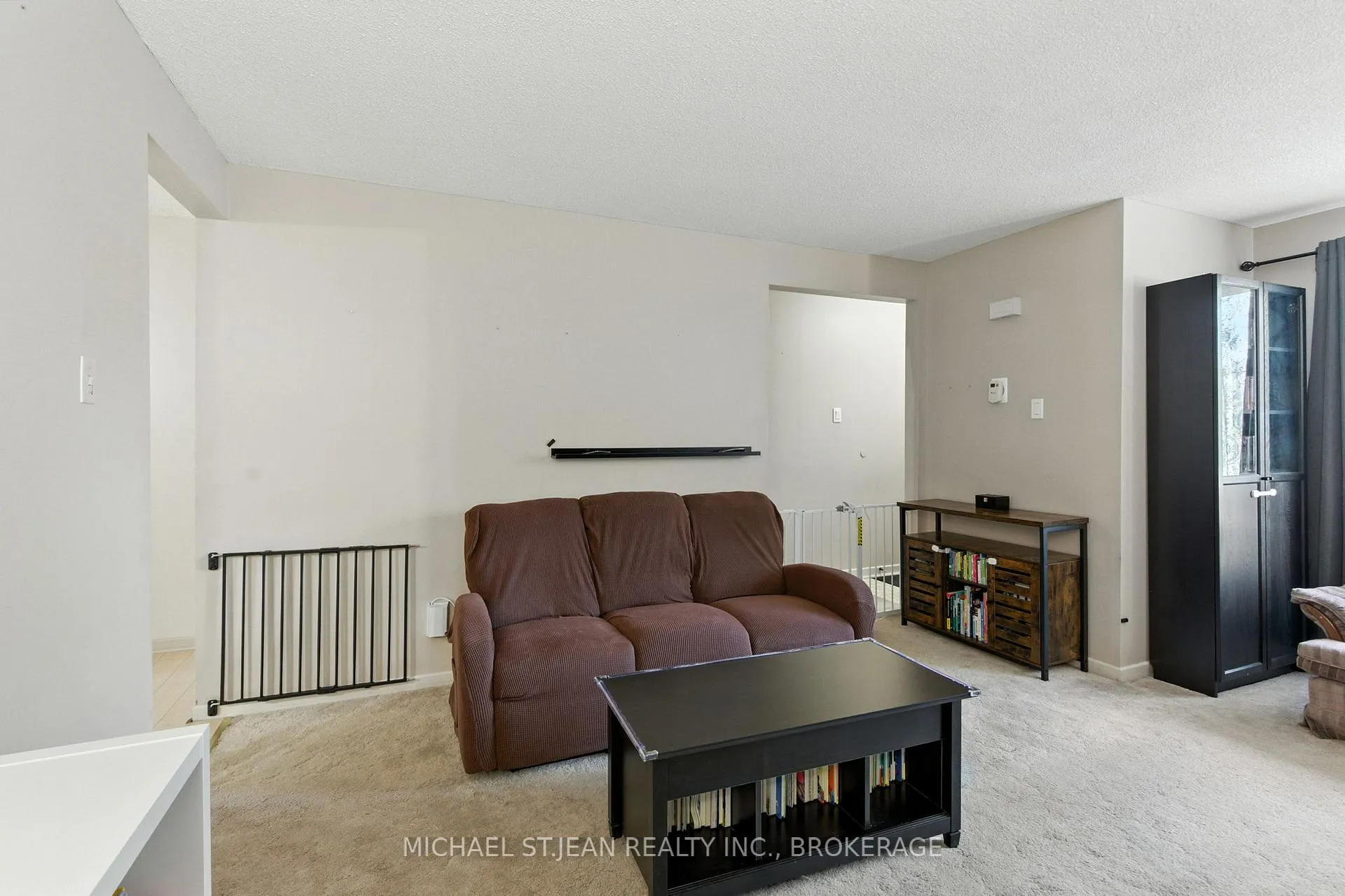 Photo 15 of 117 Silvan Drive, Welland, N. Welland — HOMEH