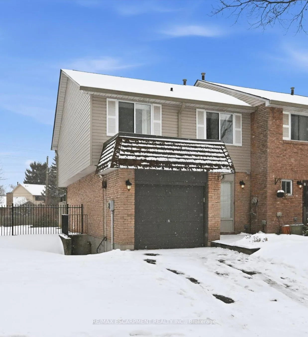 Photo 2 of Unit 9, 4194 Longmoor Drive, Burlington, Shoreacres — HOMEH