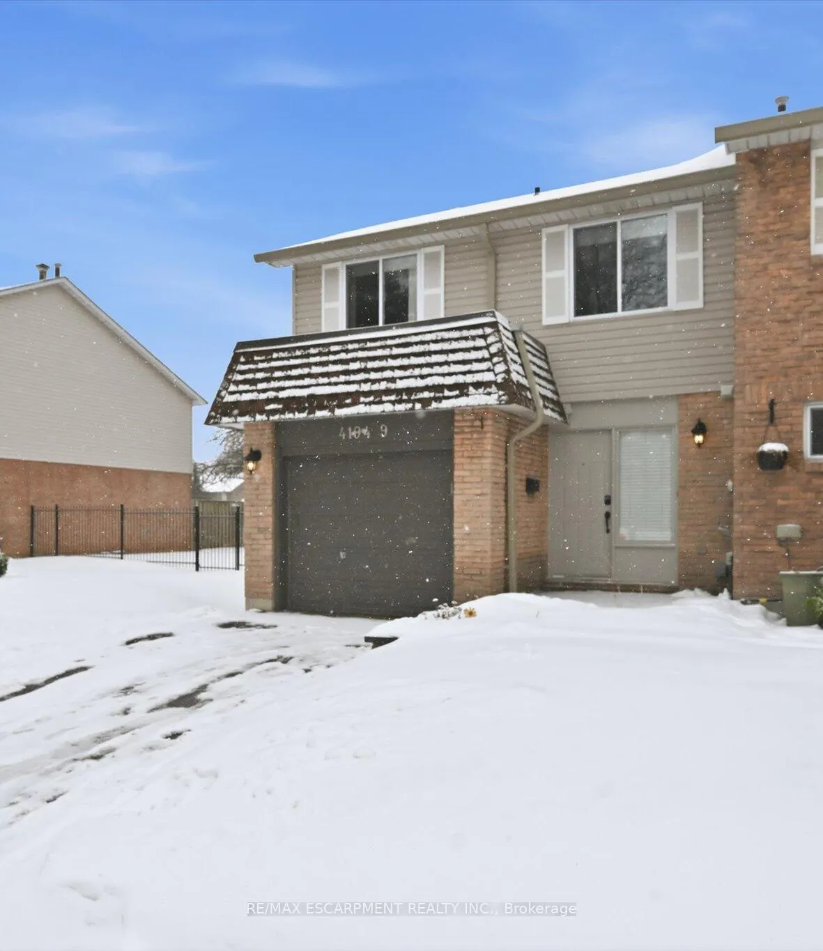 Photo 3 of Unit 9, 4194 Longmoor Drive, Burlington, Shoreacres — HOMEH