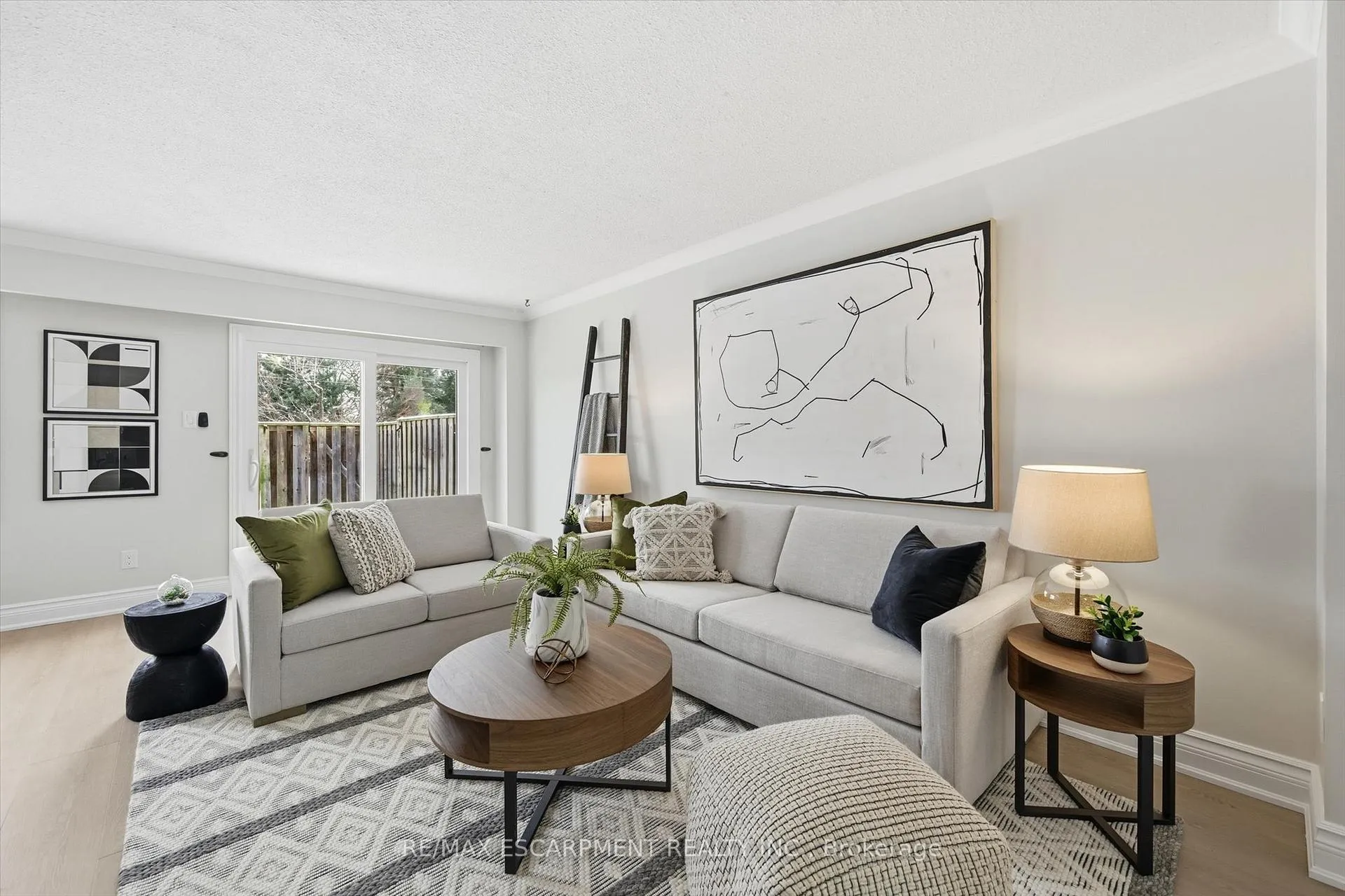 Photo 4 of Unit 9, 4194 Longmoor Drive, Burlington, Shoreacres — HOMEH