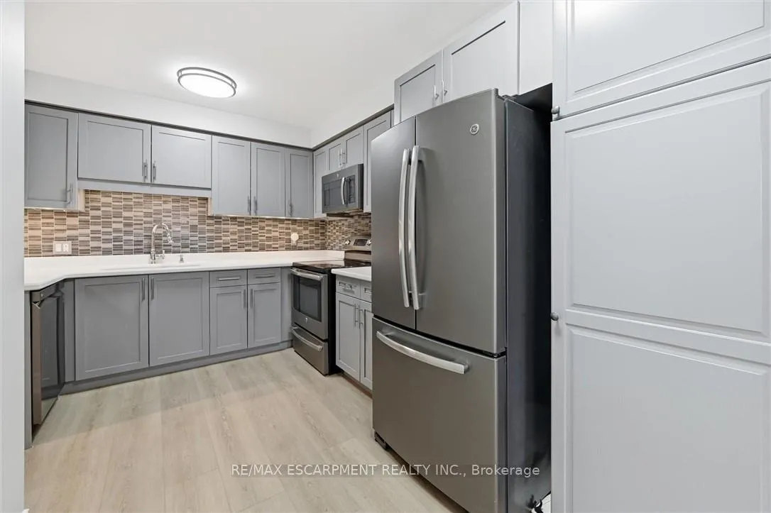 Photo 14 of Unit 9, 4194 Longmoor Drive, Burlington, Shoreacres — HOMEH