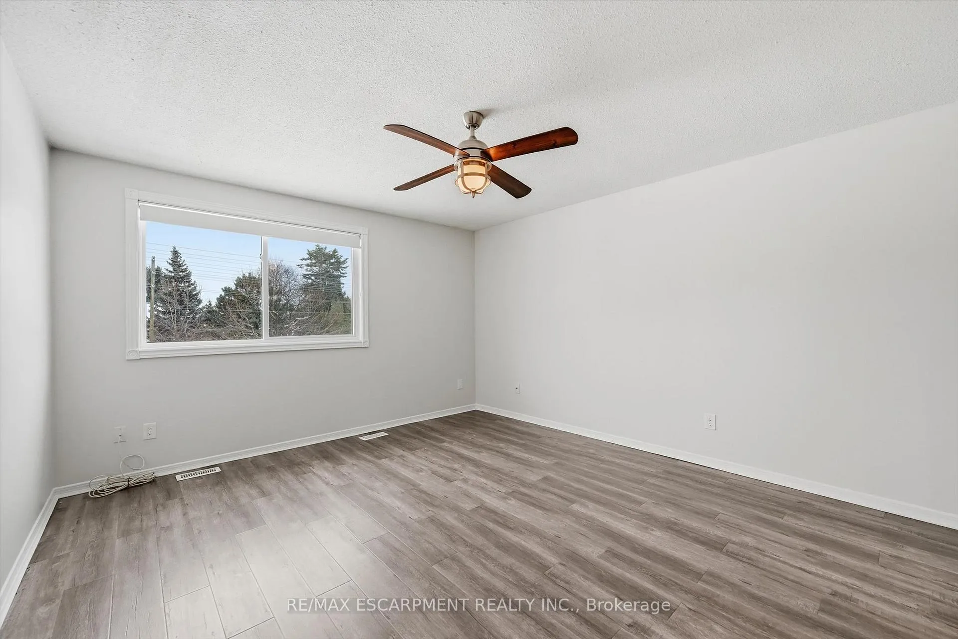 Photo 19 of Unit 9, 4194 Longmoor Drive, Burlington, Shoreacres — HOMEH
