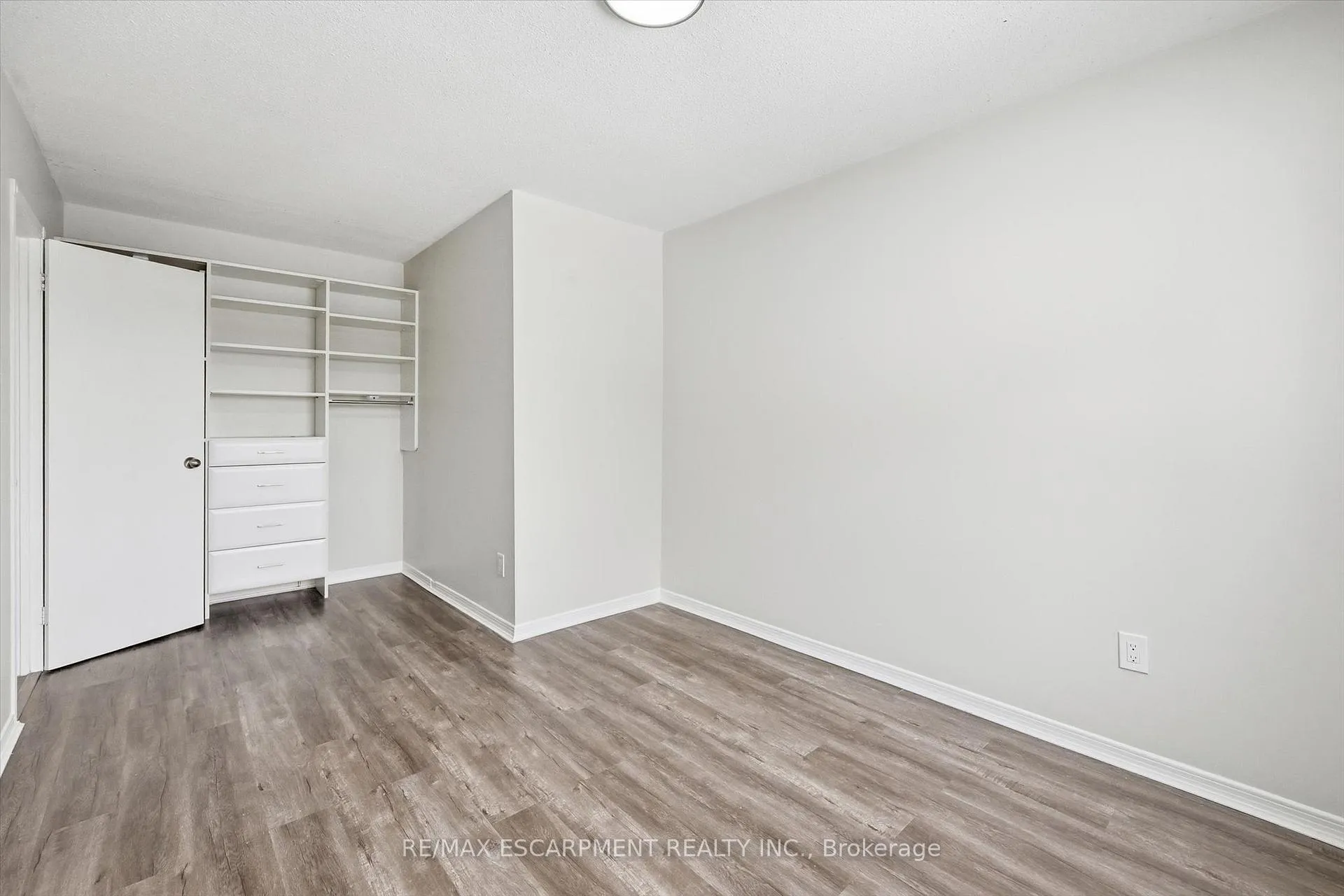 Photo 24 of Unit 9, 4194 Longmoor Drive, Burlington, Shoreacres — HOMEH