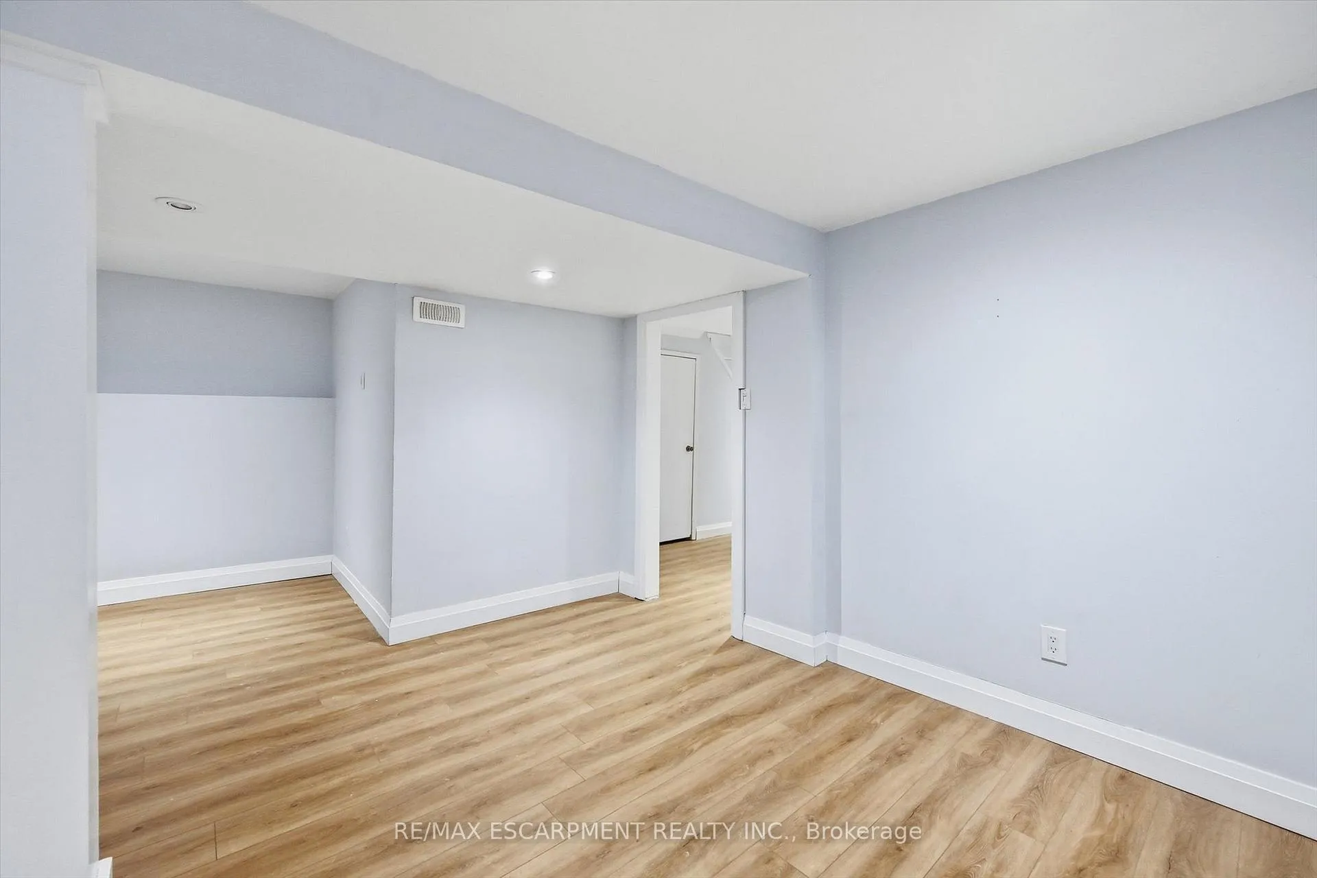 Photo 34 of Unit 9, 4194 Longmoor Drive, Burlington, Shoreacres — HOMEH