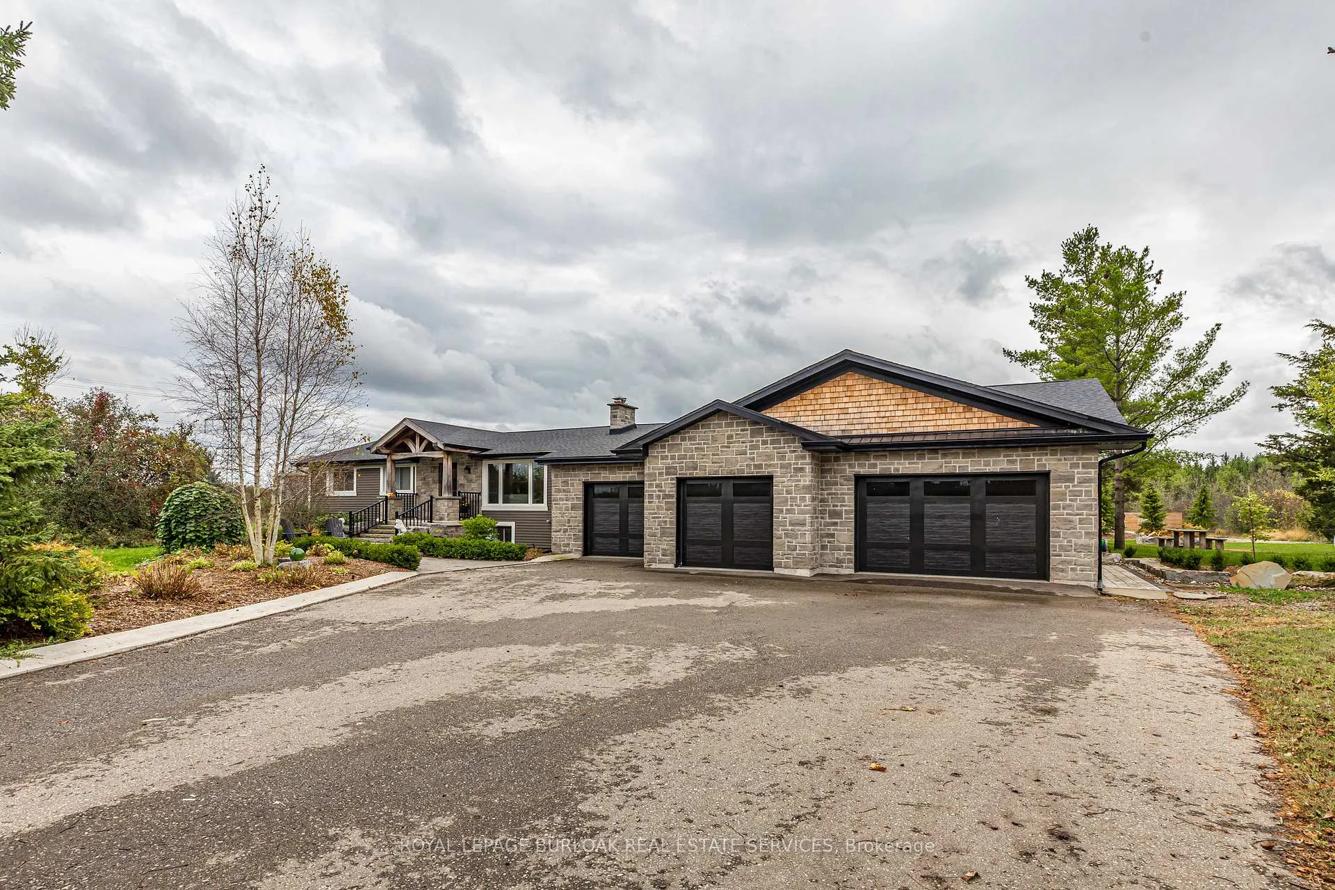 Photo 2 of 1506 6th Con Road W, Hamilton, Rural Flamborough — HOMEH