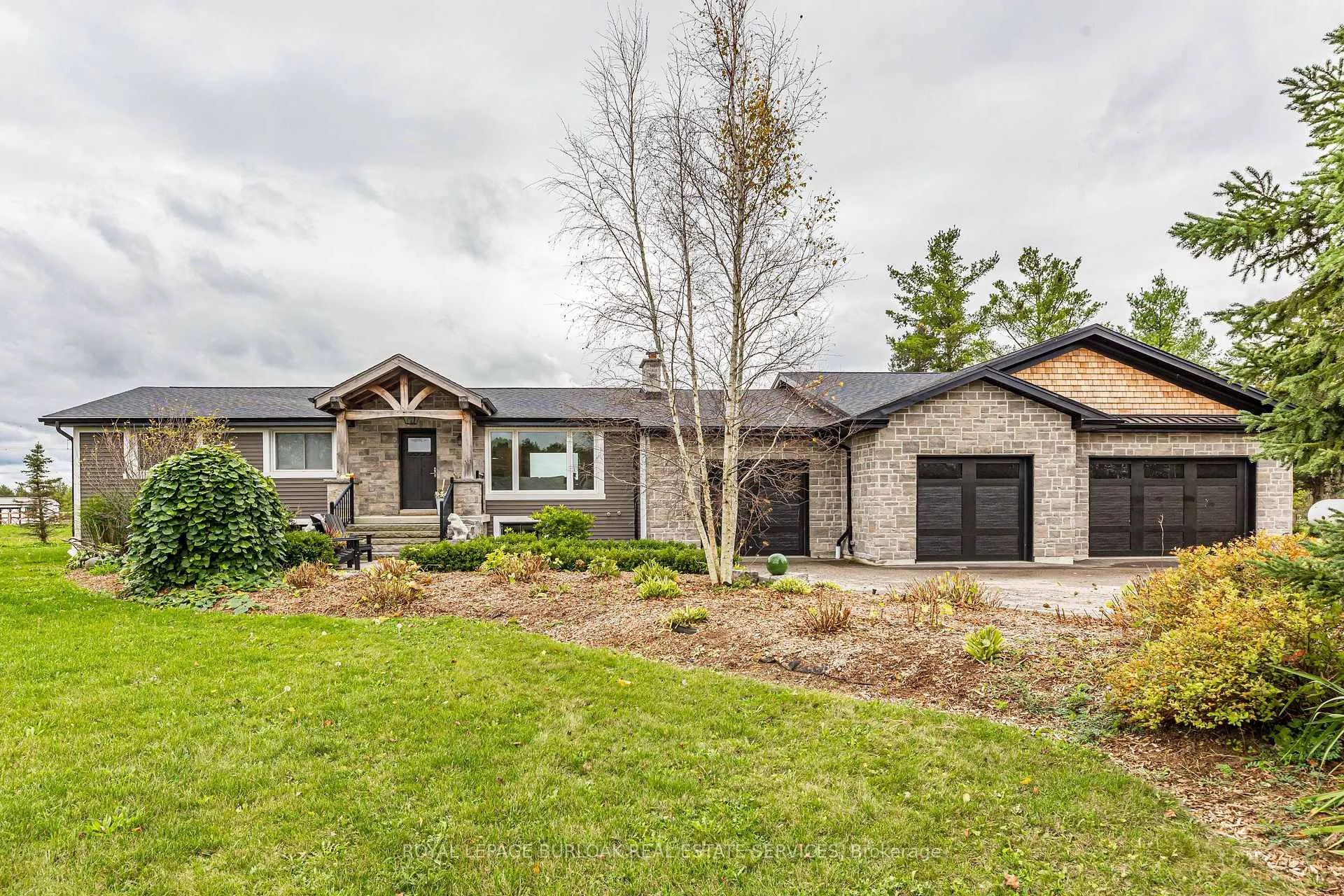 Photo 3 of 1506 6th Con Road W, Hamilton, Rural Flamborough — HOMEH