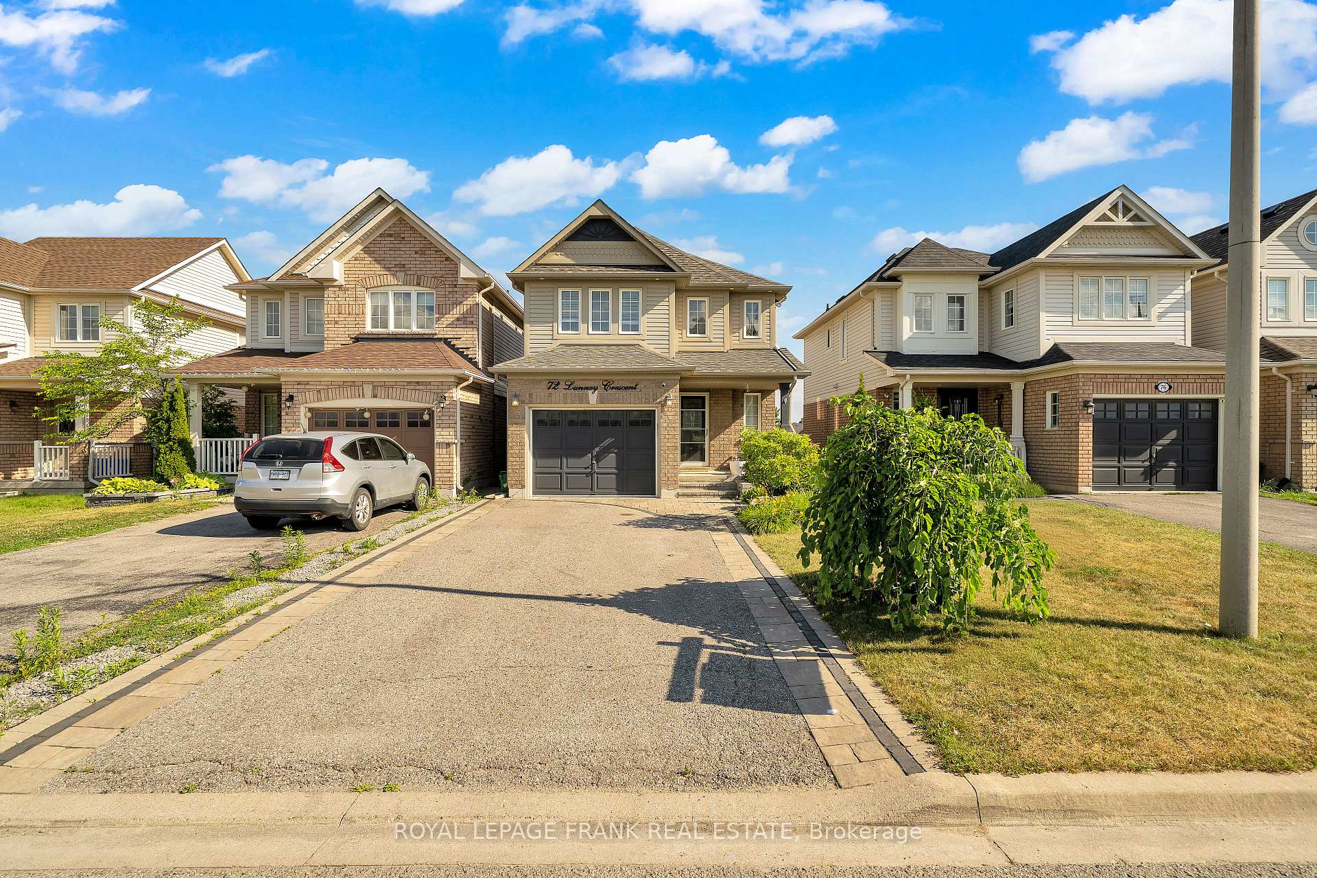Photo 2 of 72 Lunney Crescent, Clarington, Bowmanville — HOMEH