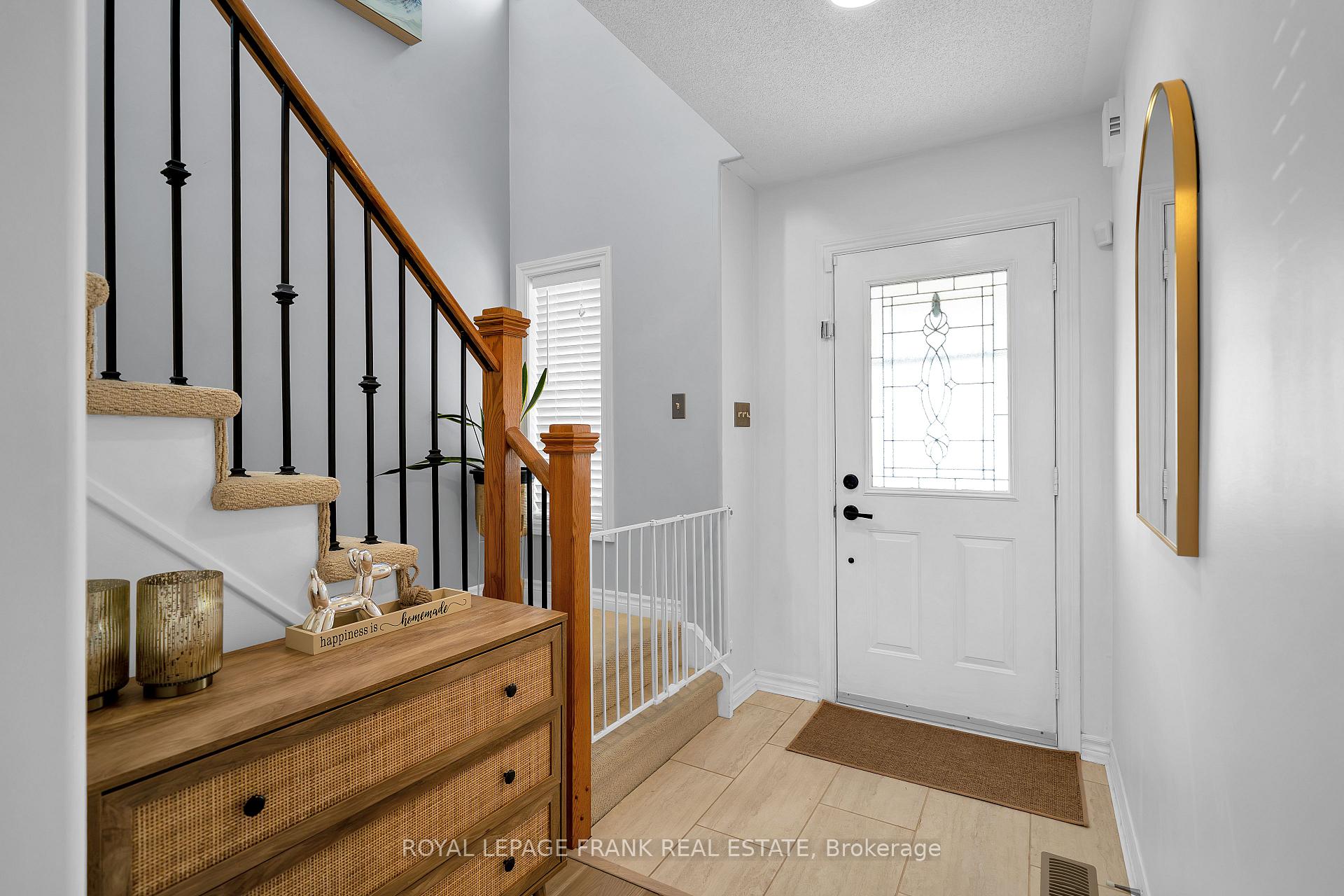 Photo 8 of 72 Lunney Crescent, Clarington, Bowmanville — HOMEH