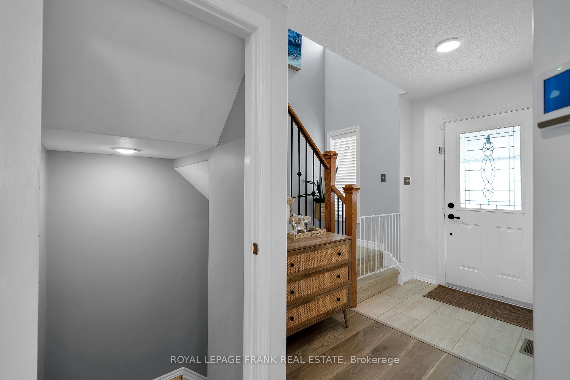 Photo 9 of 72 Lunney Crescent, Clarington, Bowmanville — HOMEH