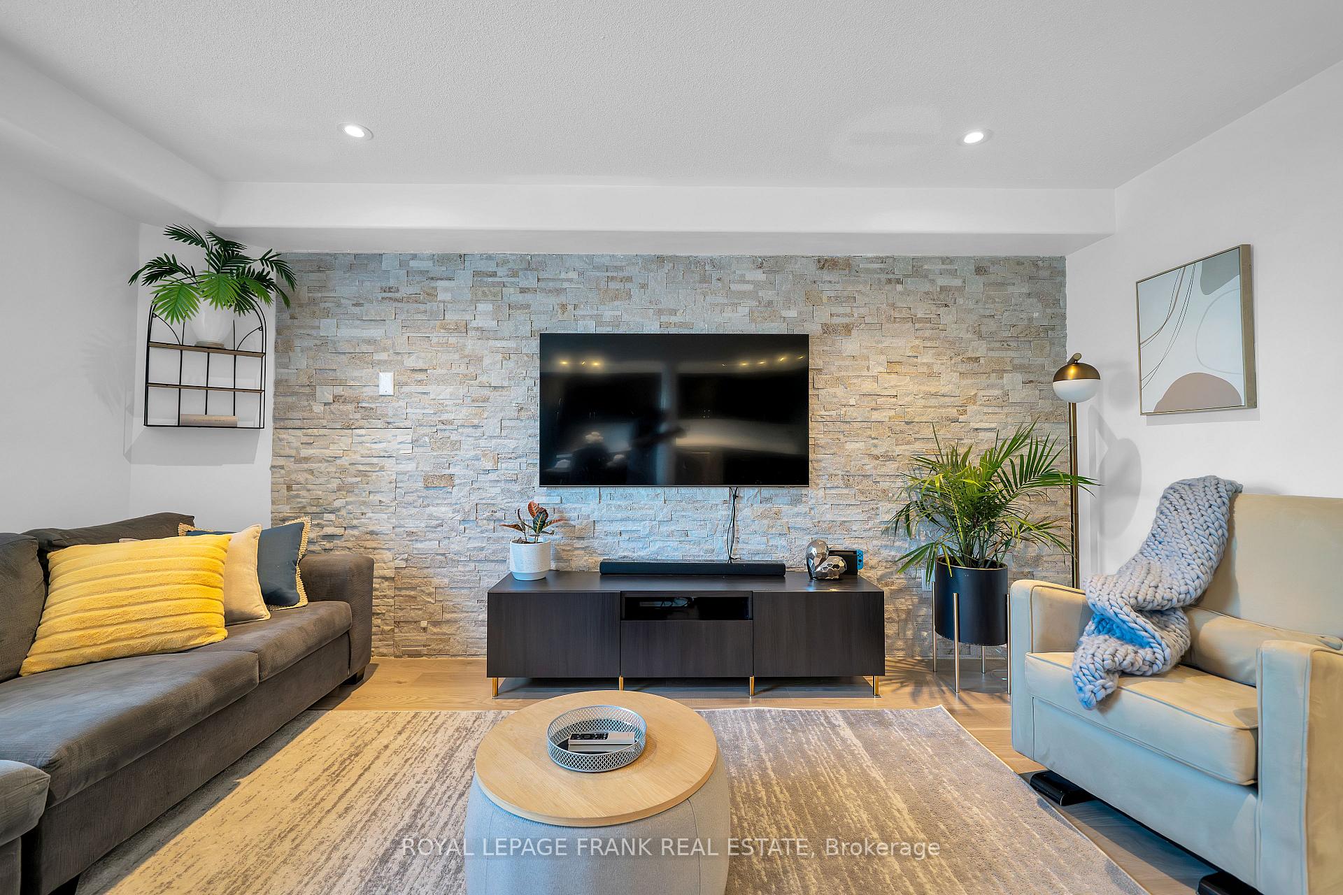 Photo 13 of 72 Lunney Crescent, Clarington, Bowmanville — HOMEH
