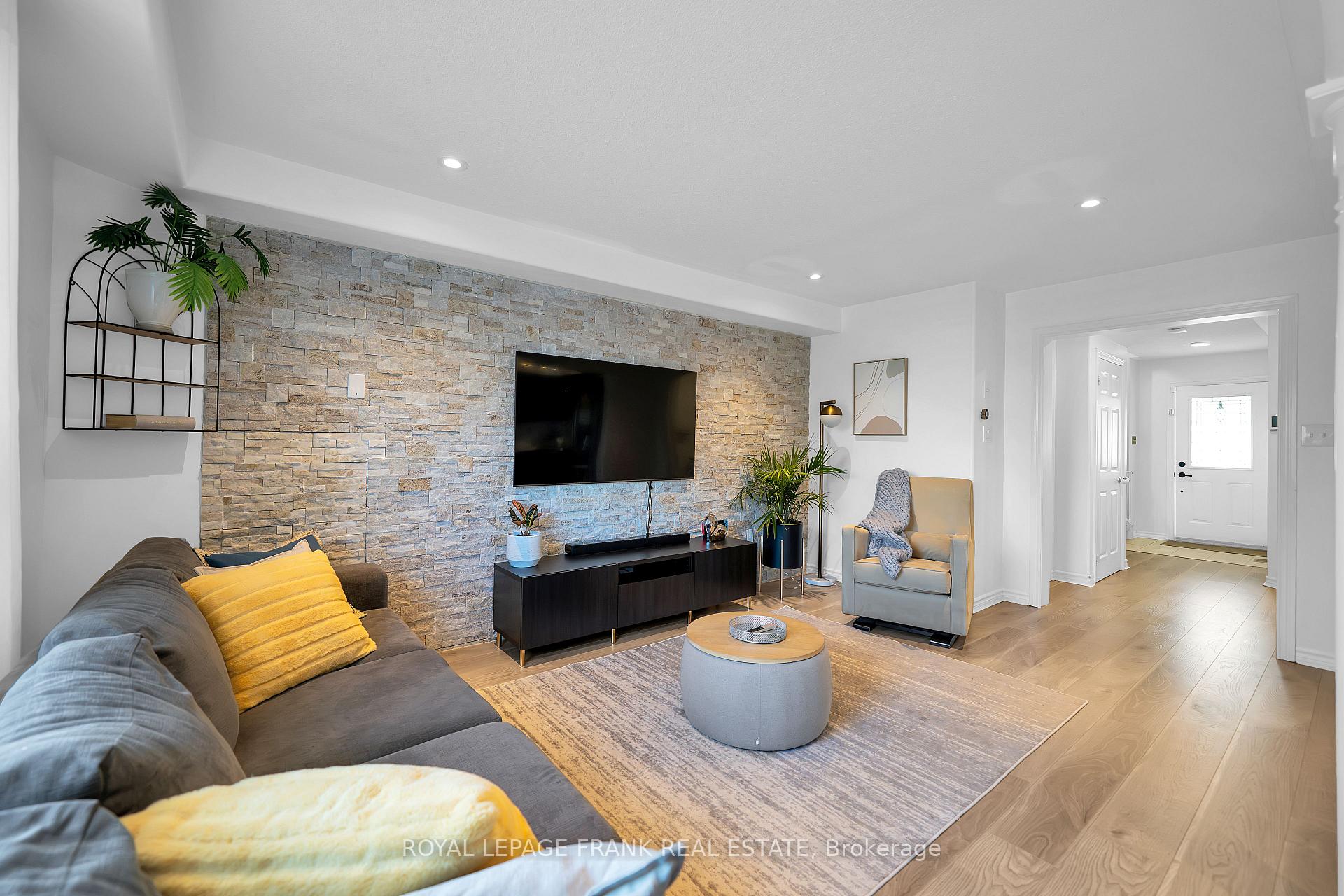 Photo 14 of 72 Lunney Crescent, Clarington, Bowmanville — HOMEH