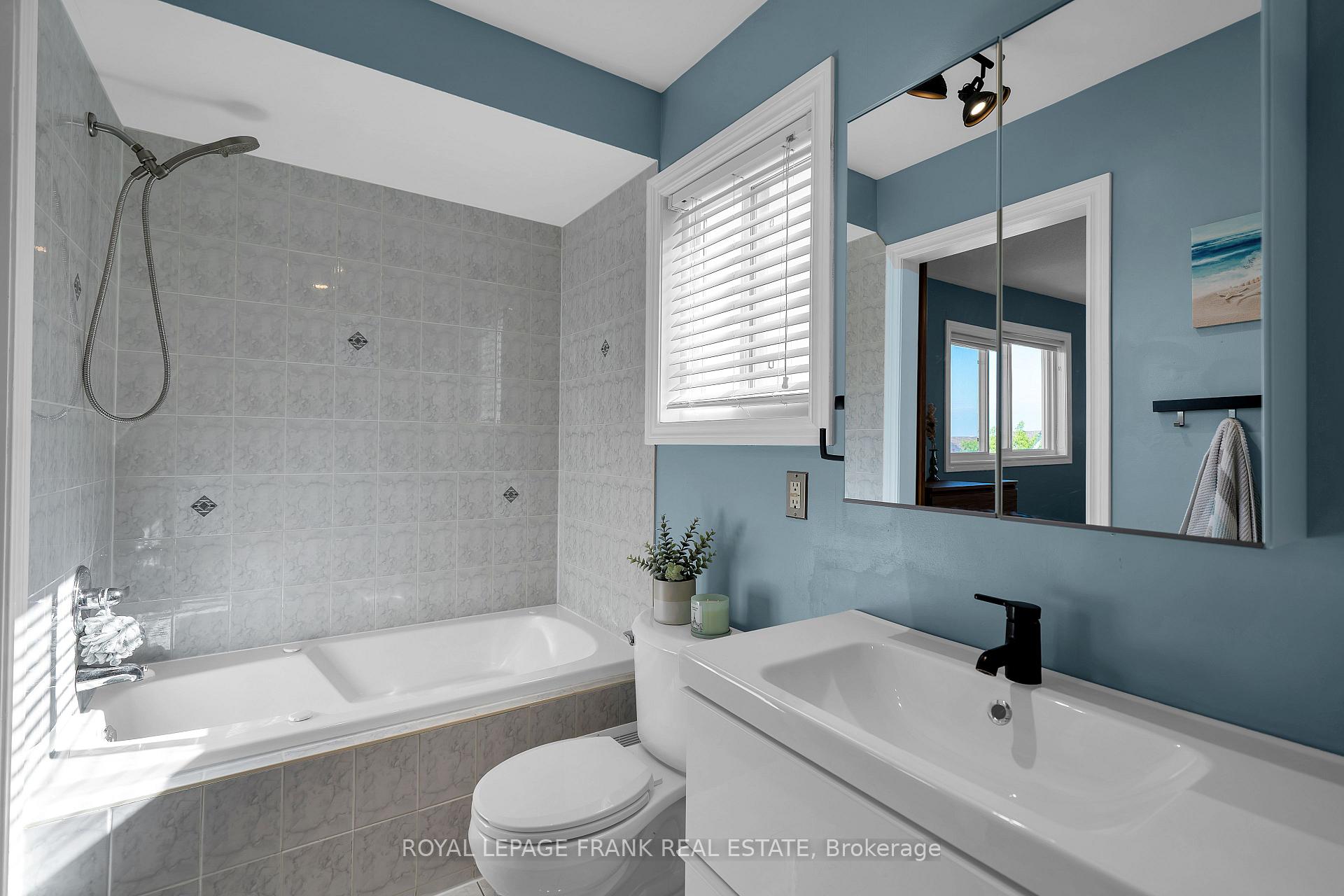 Photo 25 of 72 Lunney Crescent, Clarington, Bowmanville — HOMEH