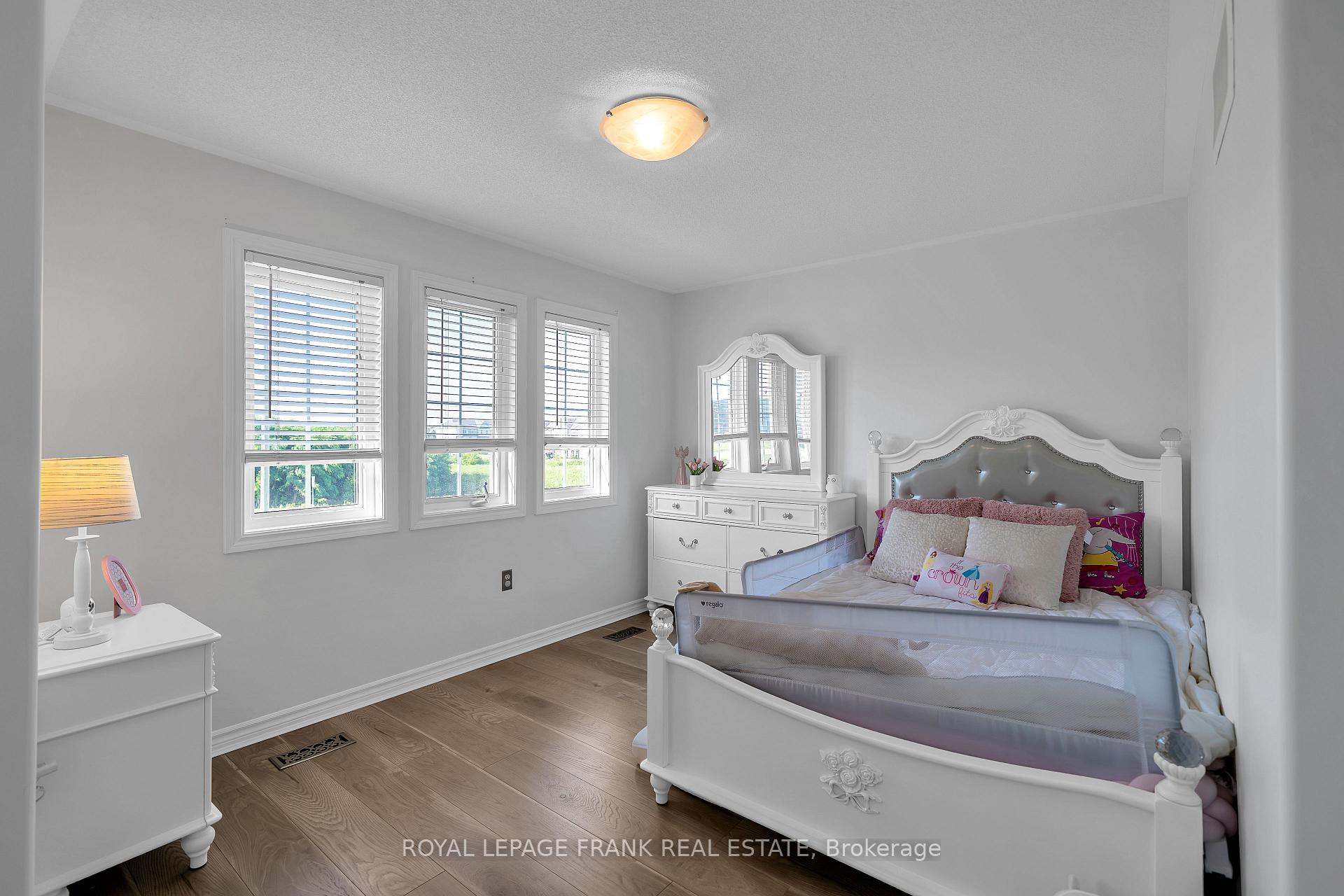 Photo 27 of 72 Lunney Crescent, Clarington, Bowmanville — HOMEH